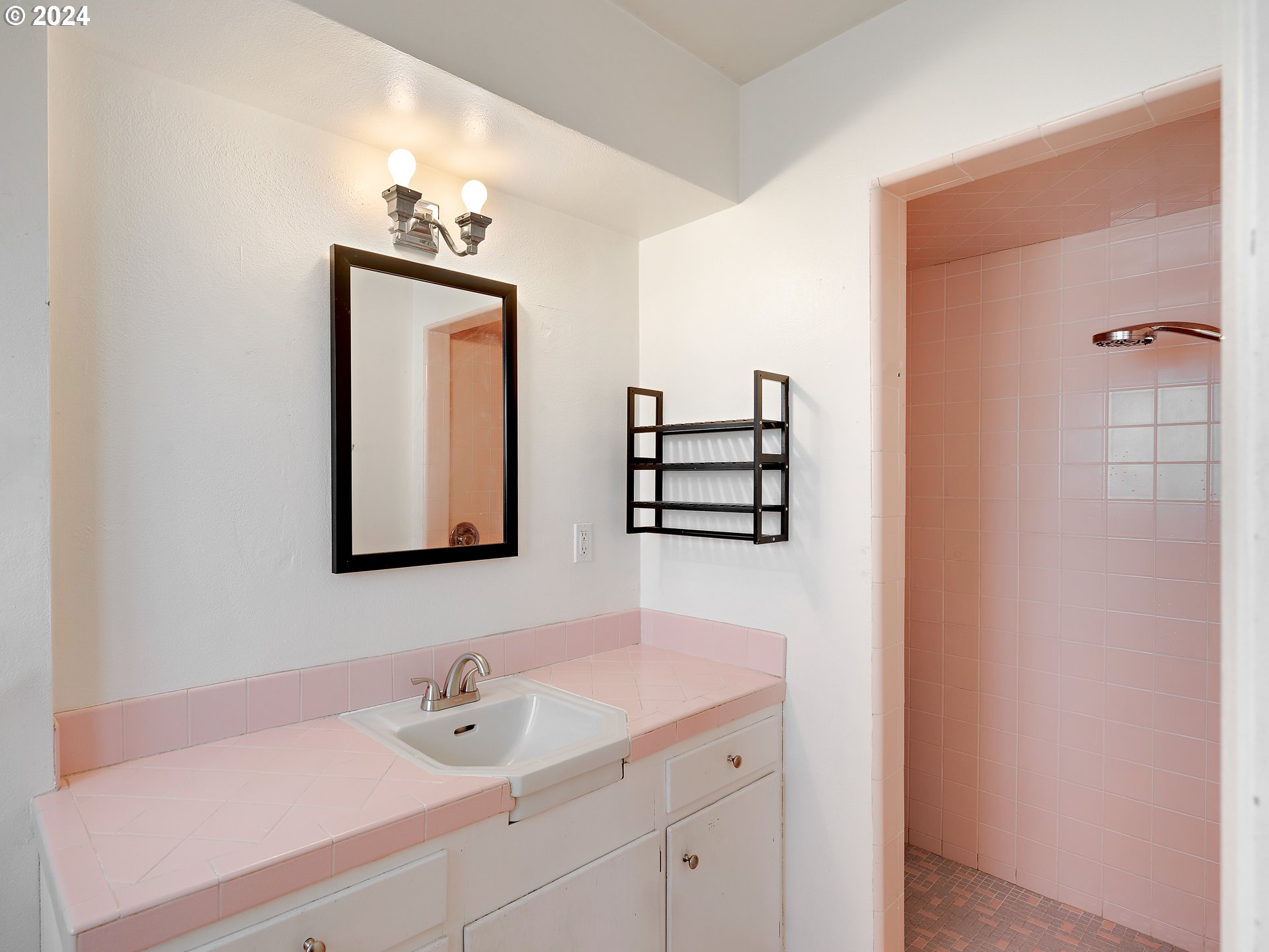 3911 NE KILLINGSWORTH ST 7