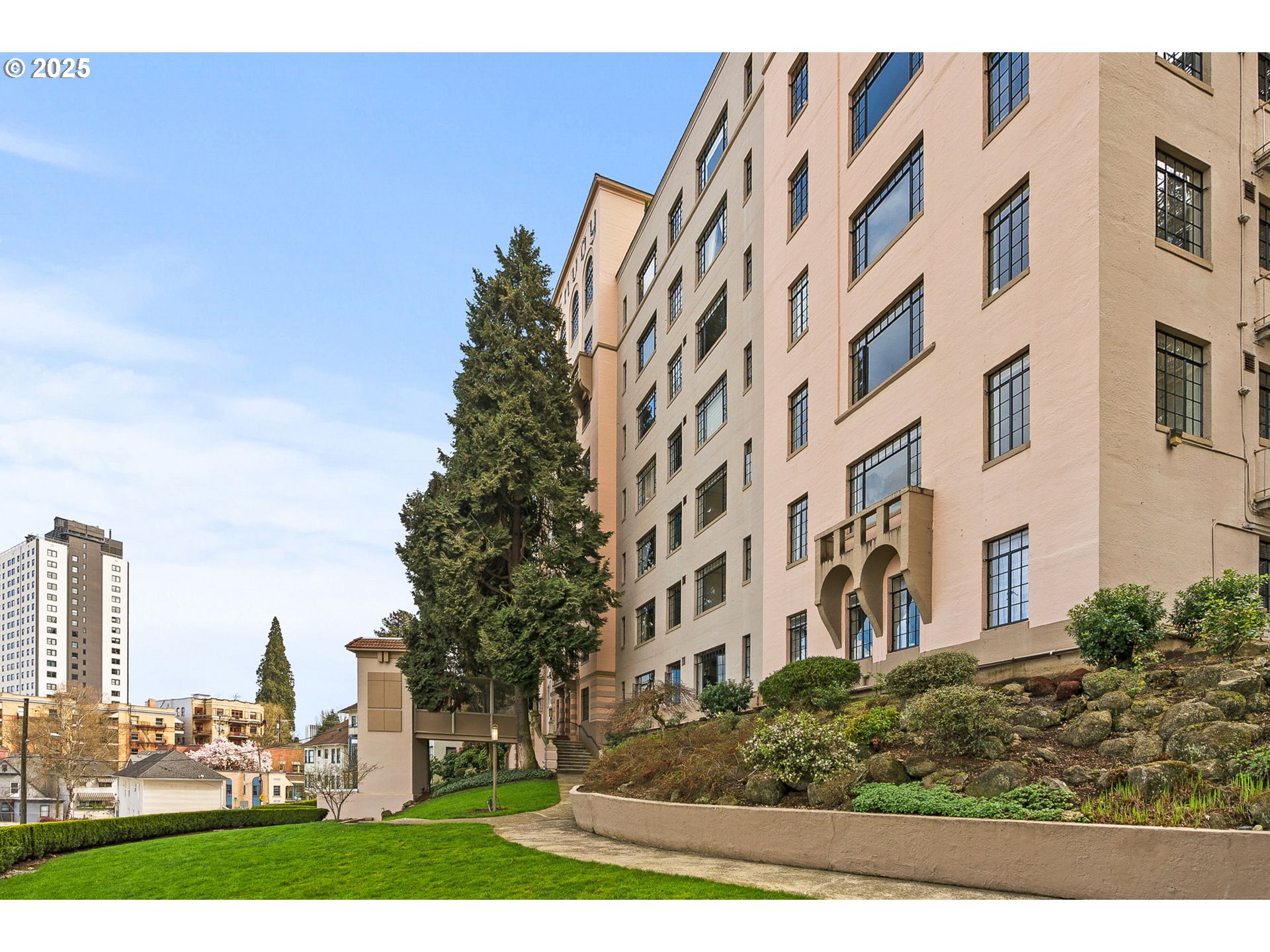 2336 SW OSAGE ST 402