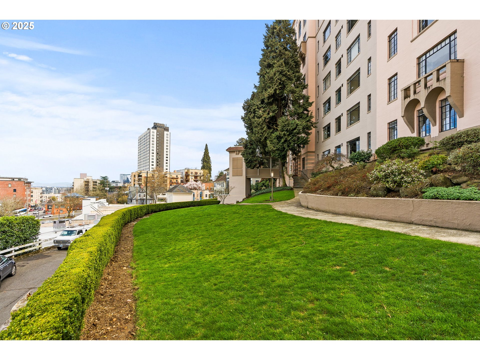 2336 SW OSAGE ST 402