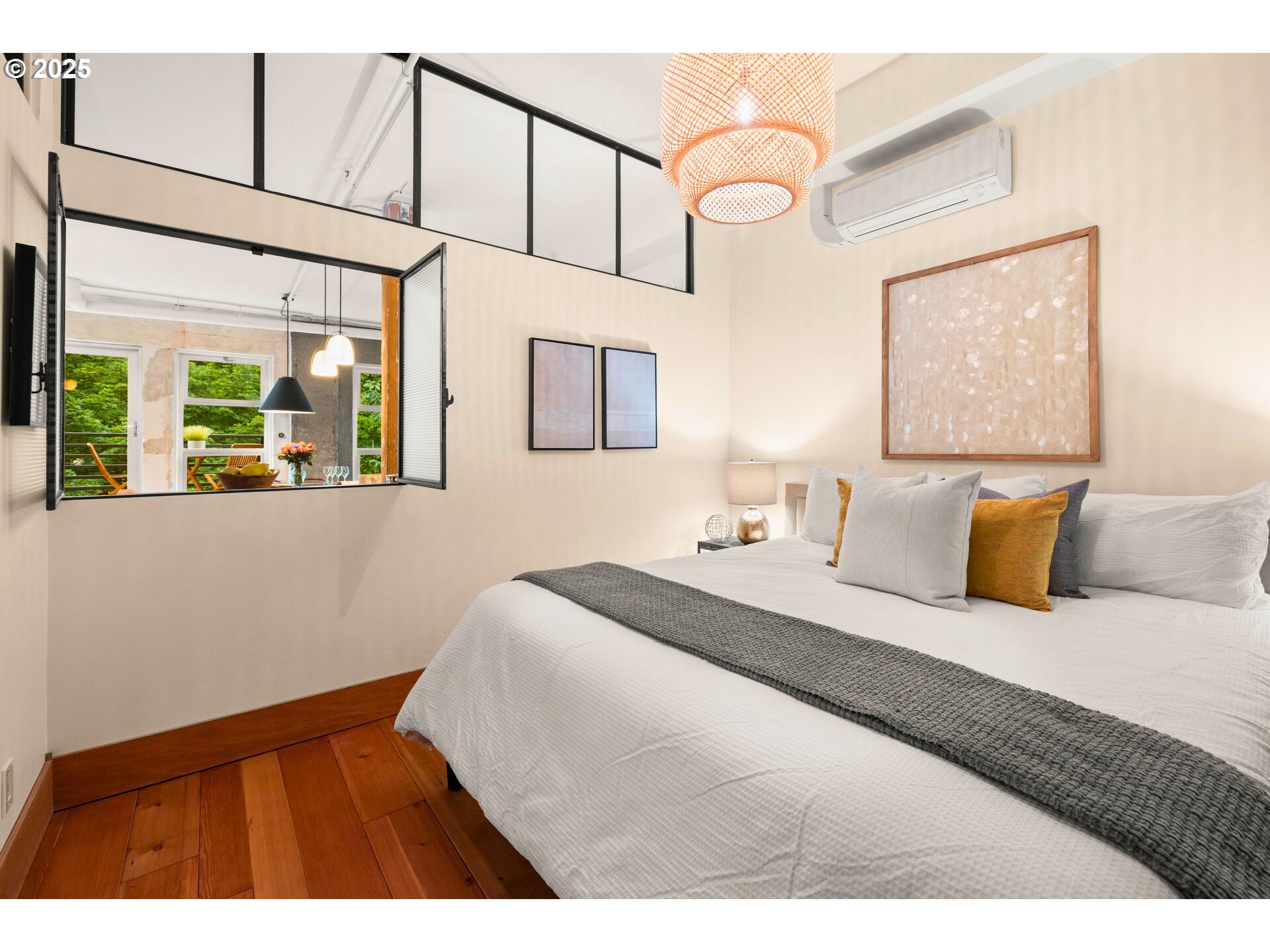 725 NW FLANDERS ST 303