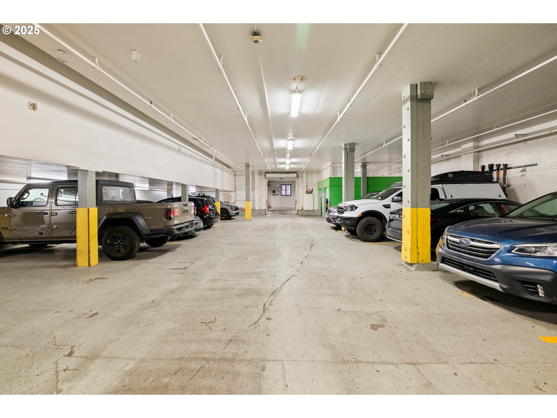 725 NW FLANDERS ST 303