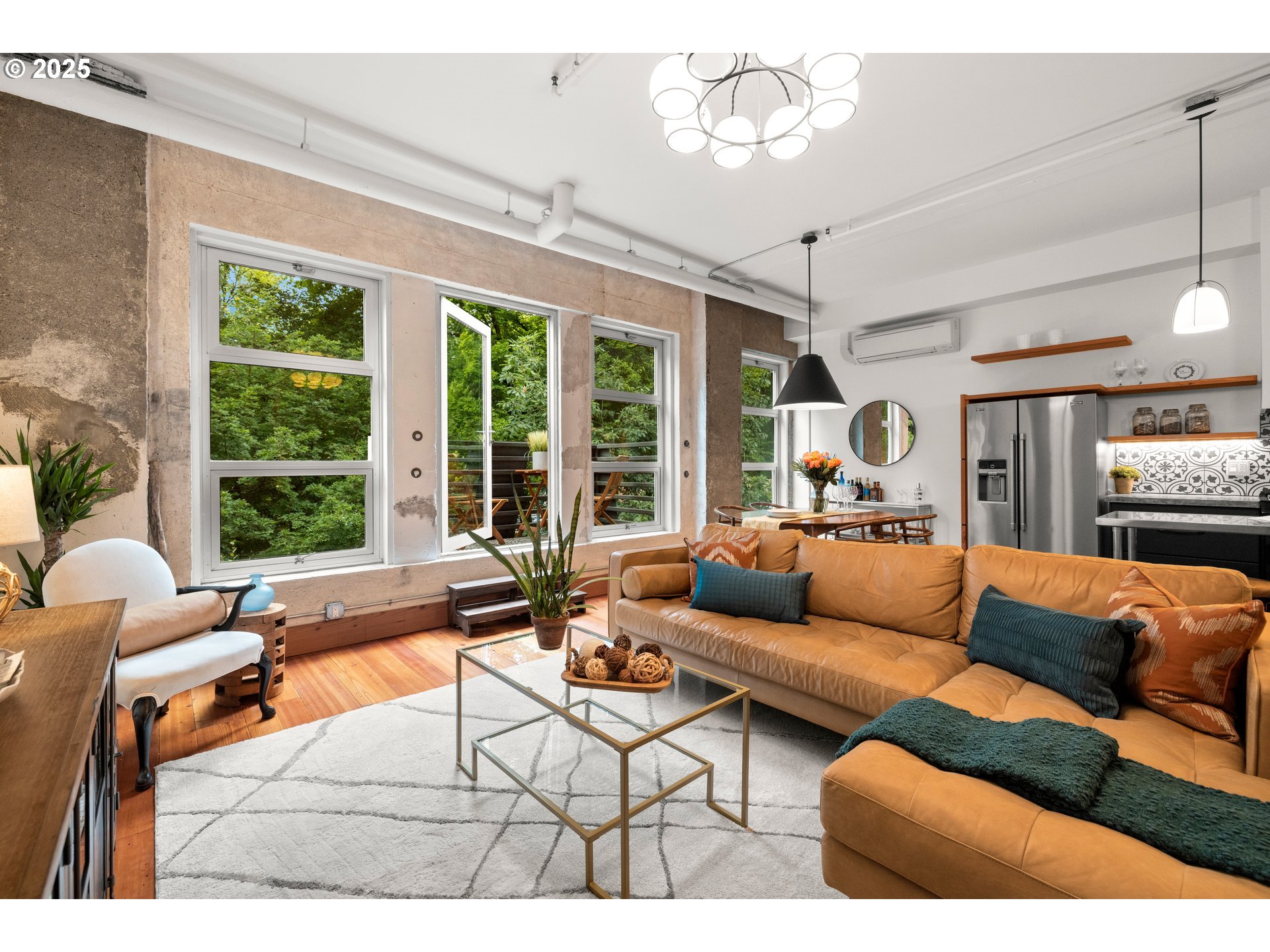 725 NW FLANDERS ST 303