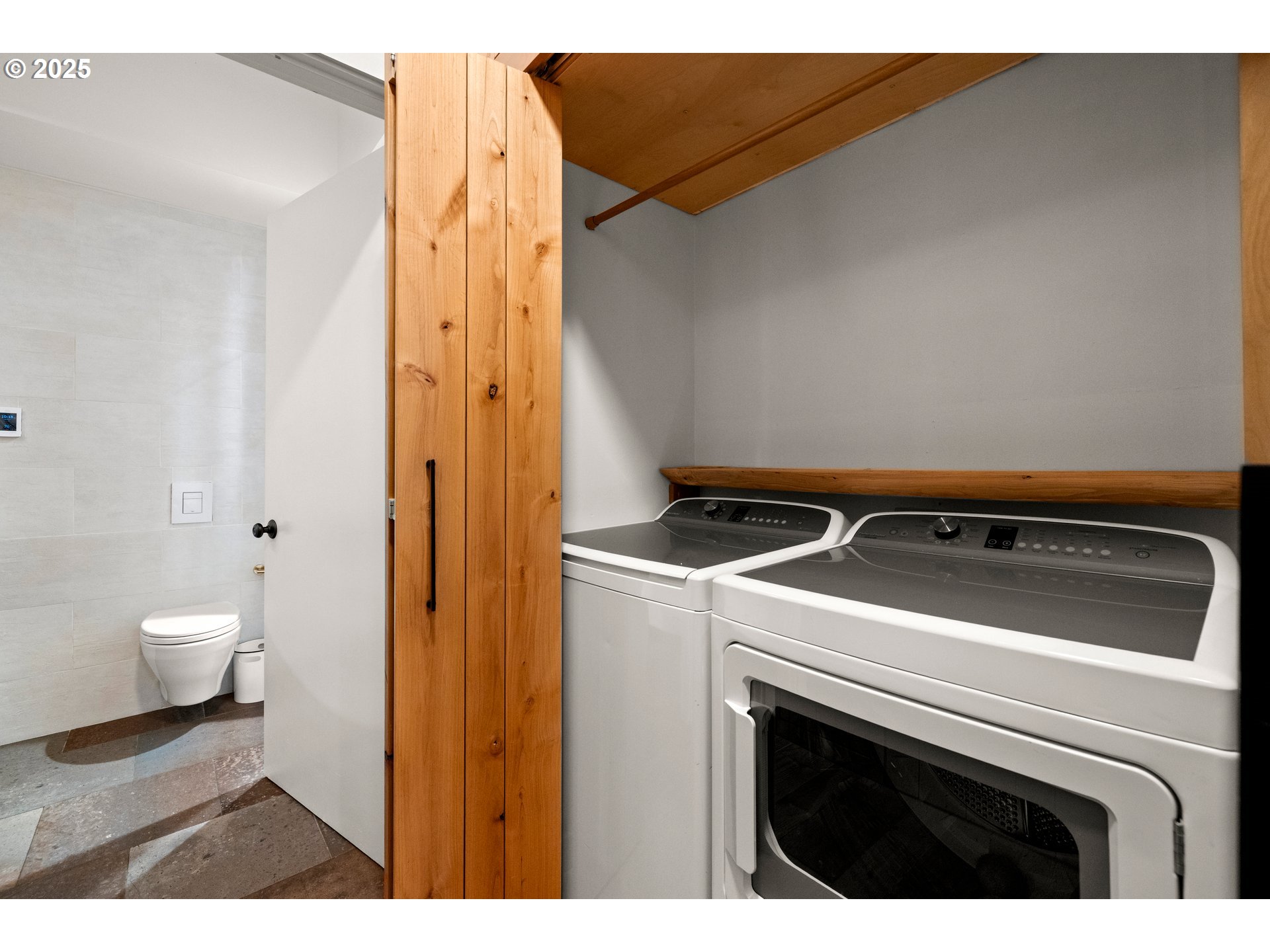 725 NW FLANDERS ST 303