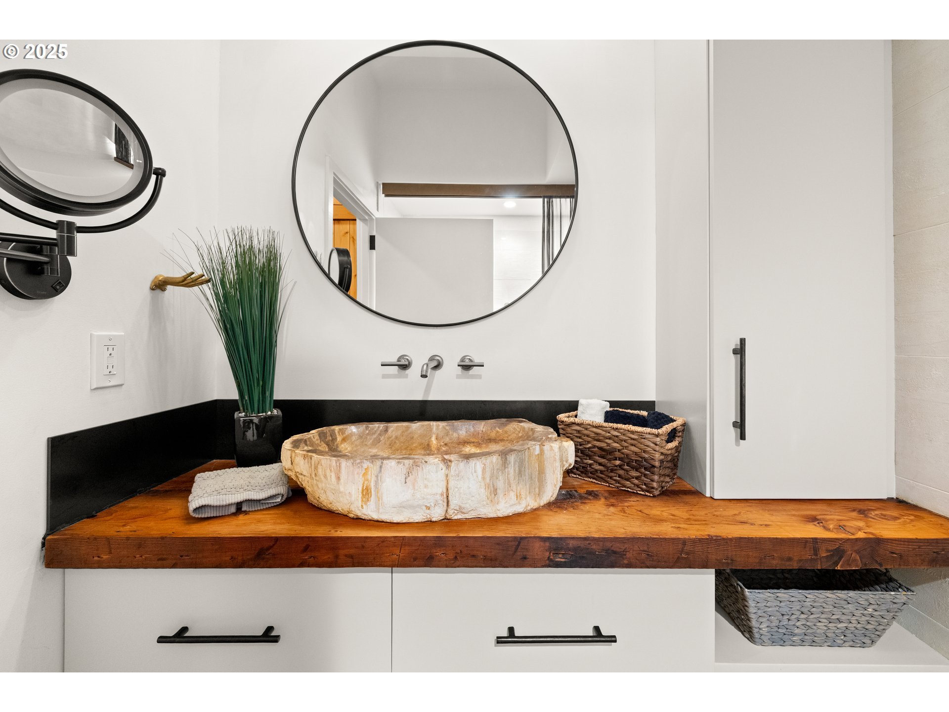 725 NW FLANDERS ST 303