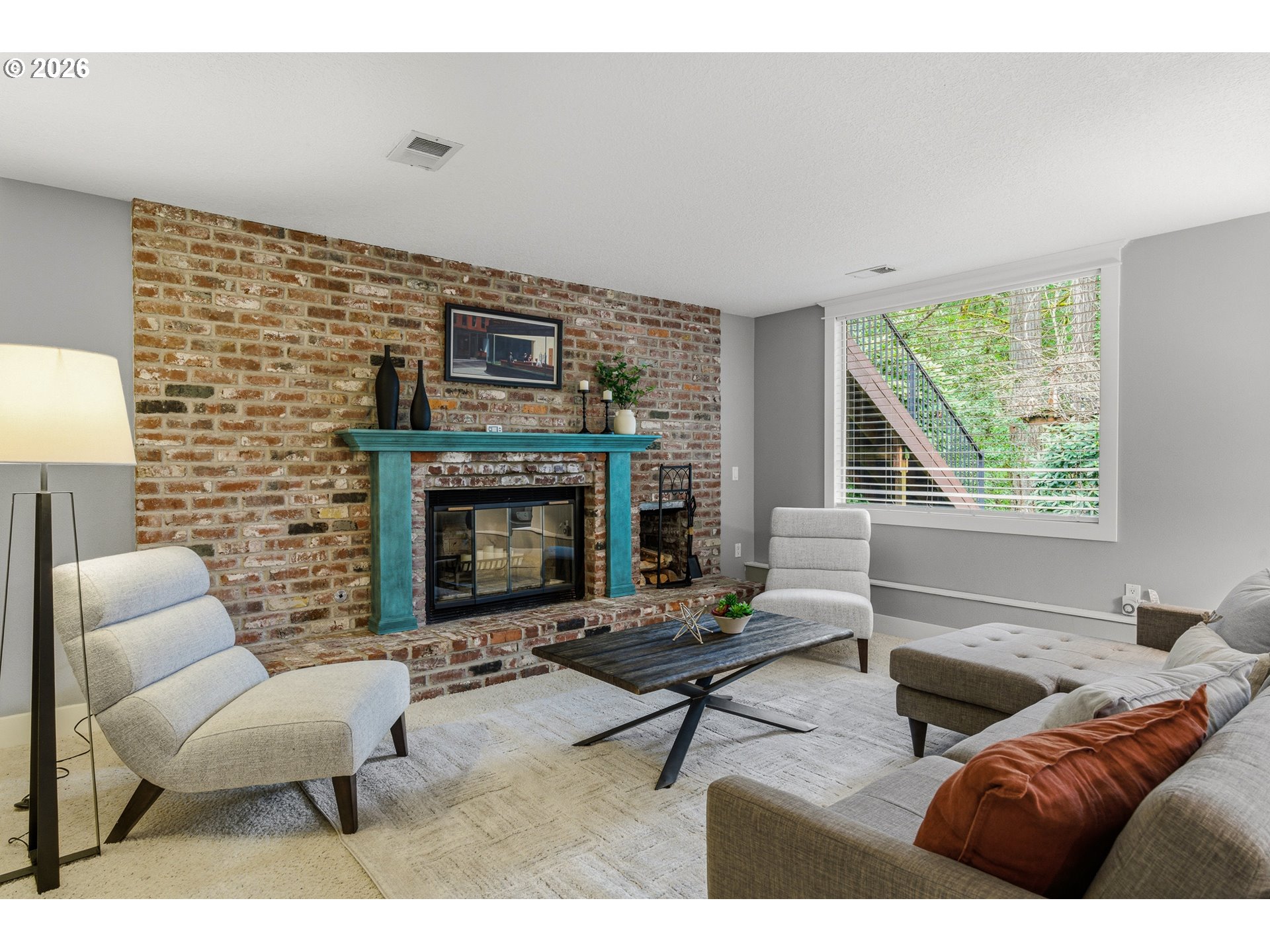 725 CARRERA LN