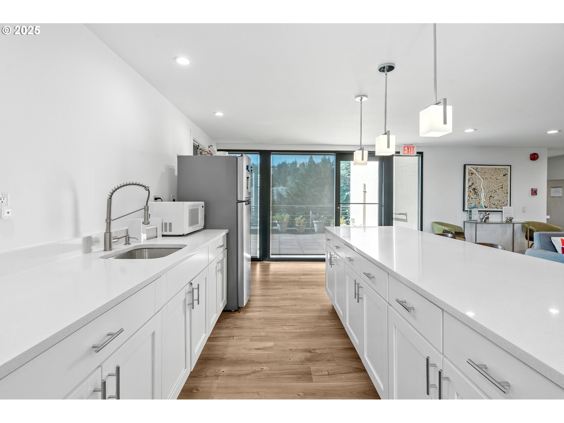 2021 SW MAIN ST 64