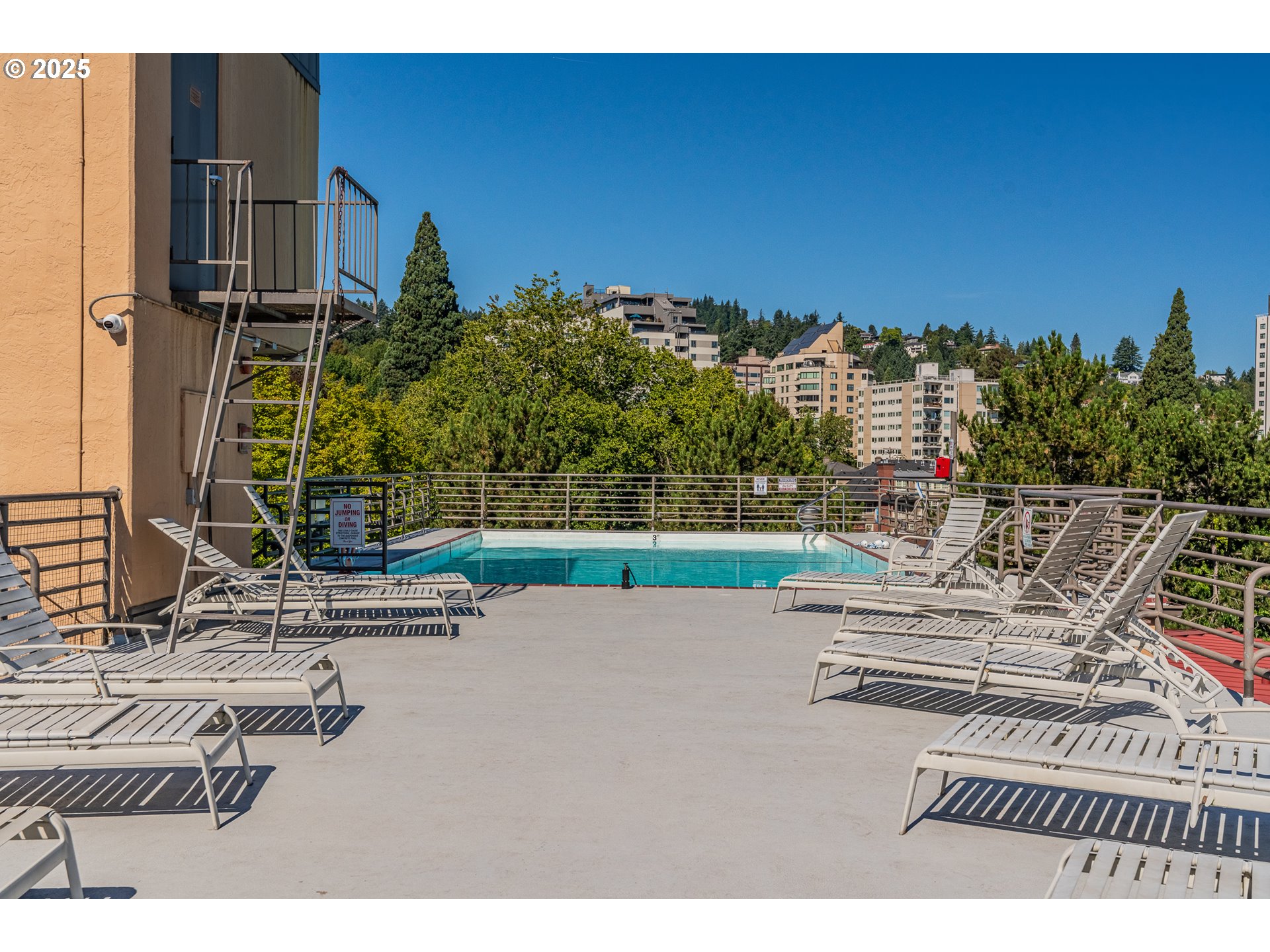2021 SW MAIN ST 64