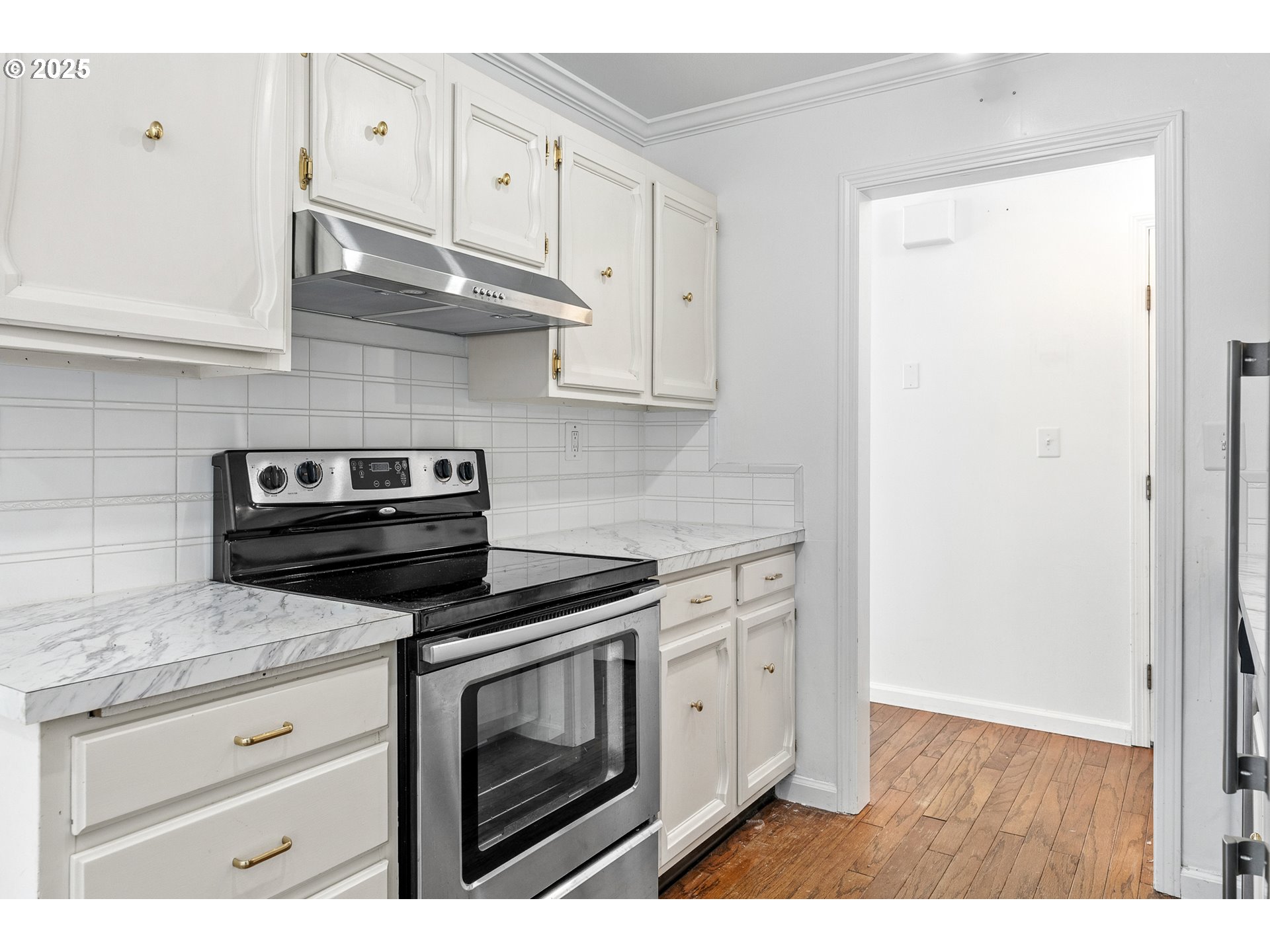 2021 SW MAIN ST 64
