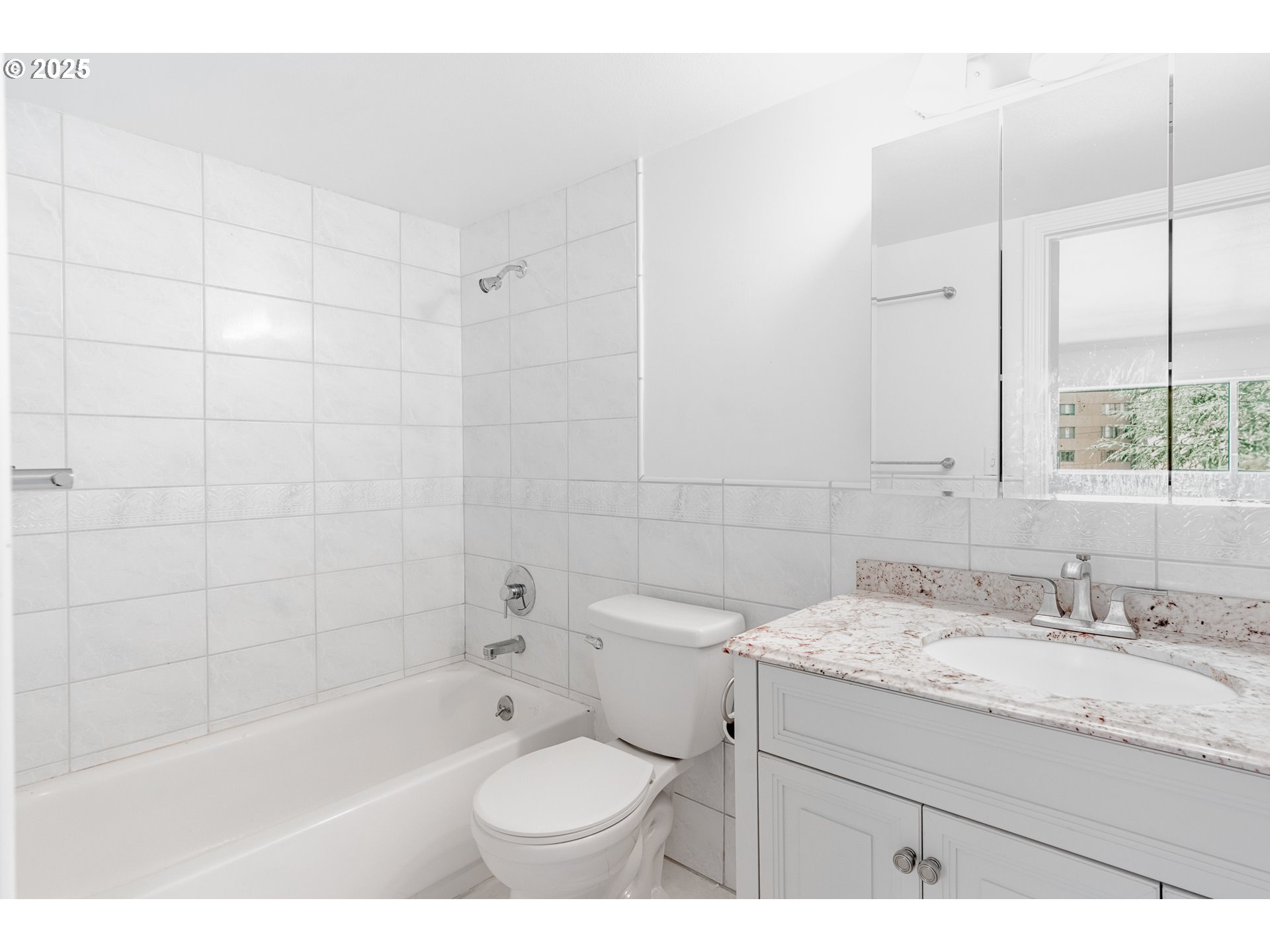 2021 SW MAIN ST 64