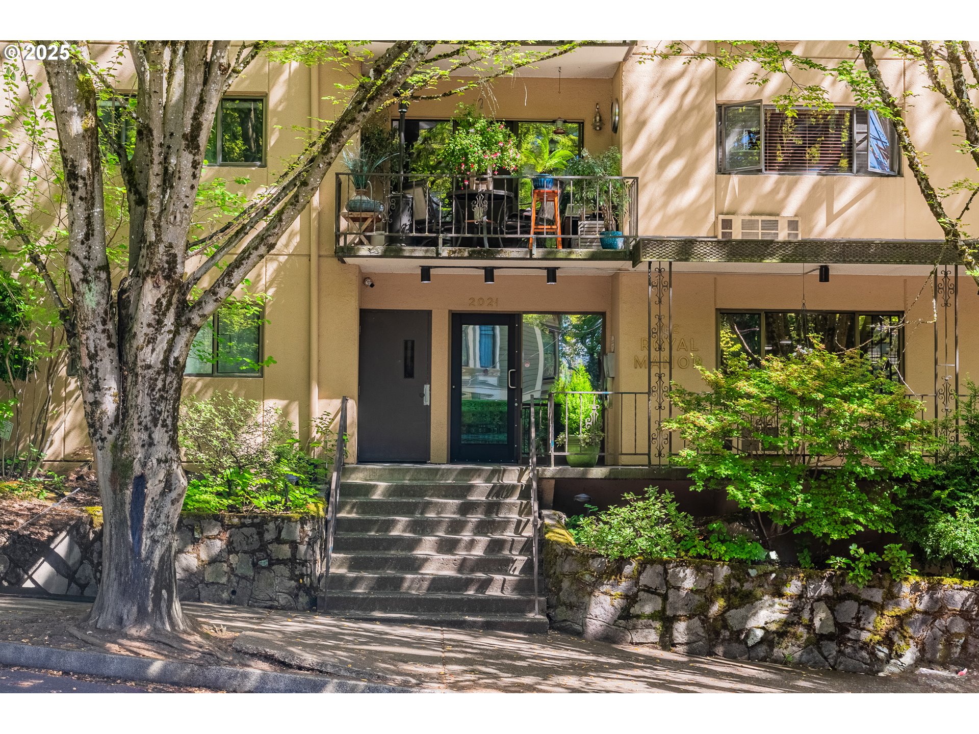2021 SW MAIN ST 64
