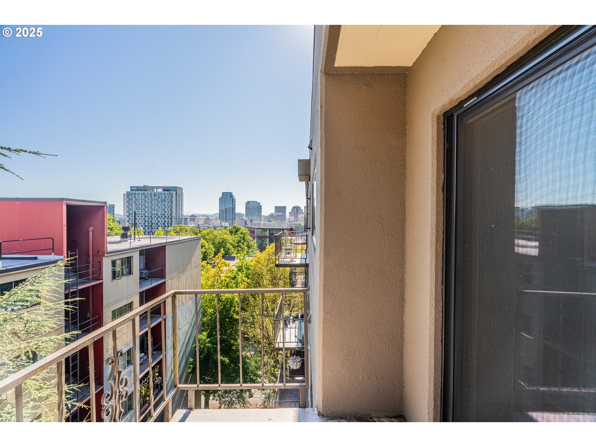 2021 SW MAIN ST 64