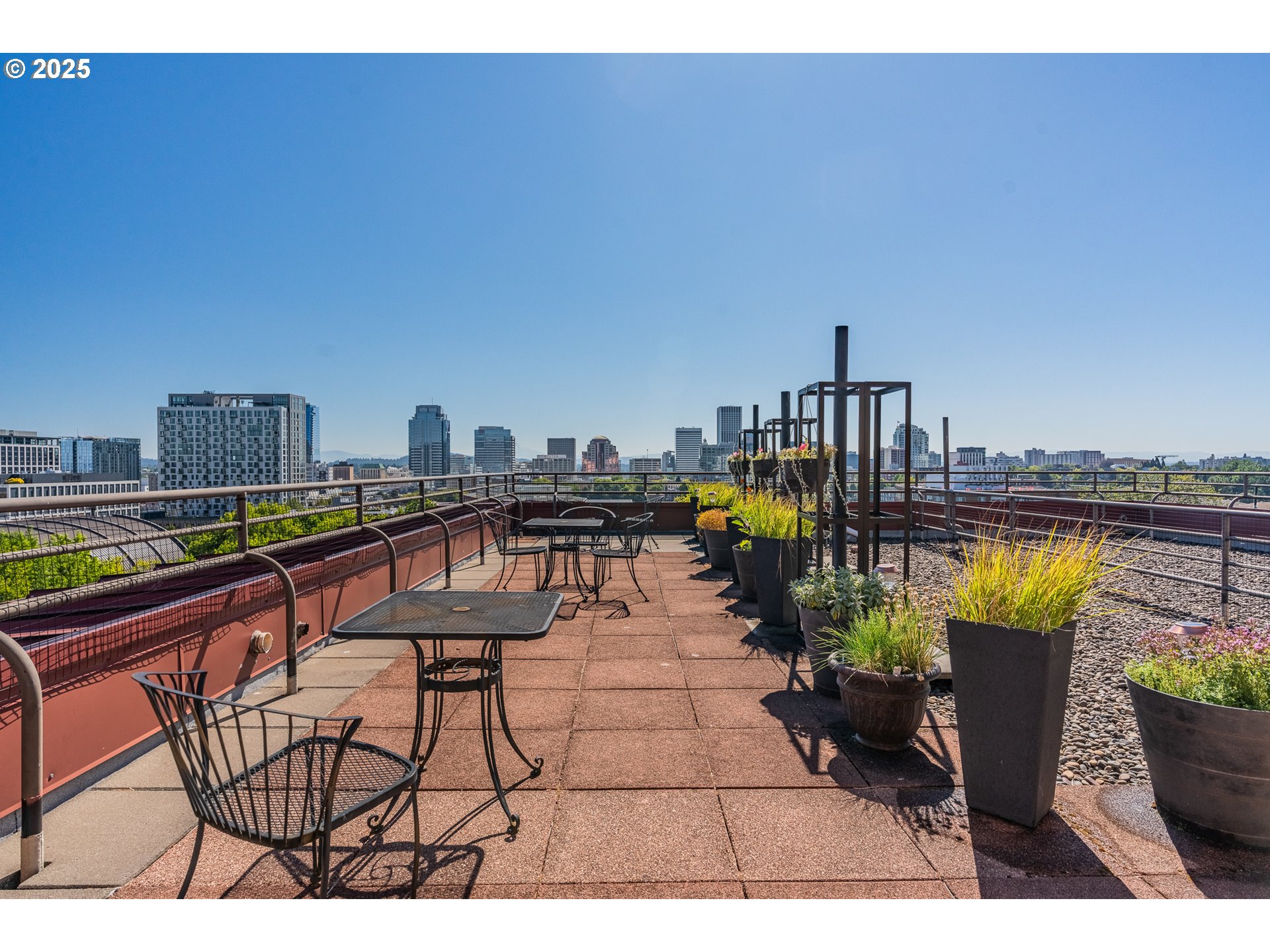 2021 SW MAIN ST 64