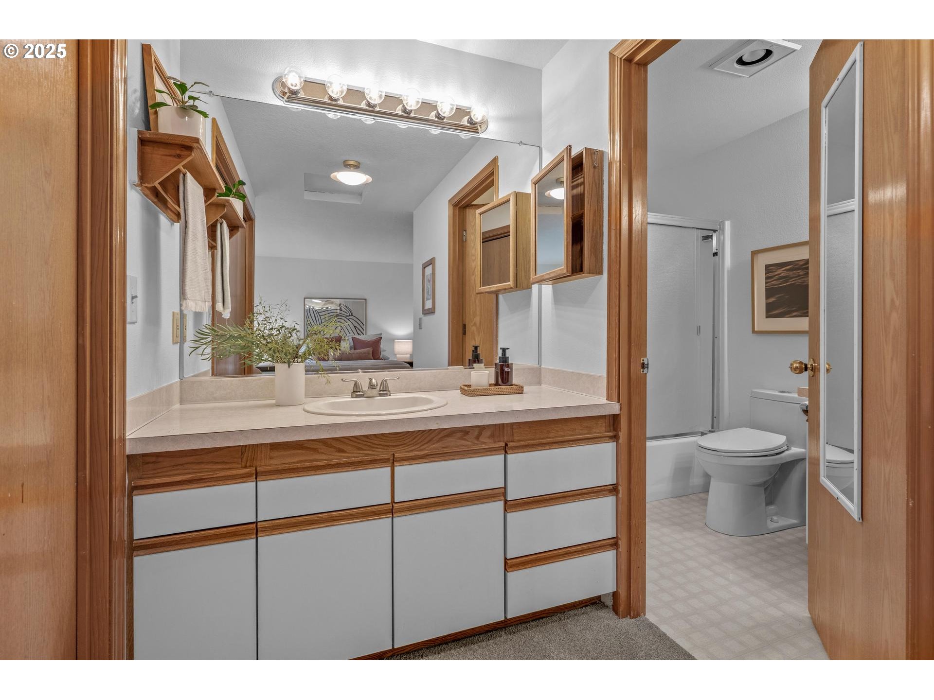 719 SW BACK COURT PL