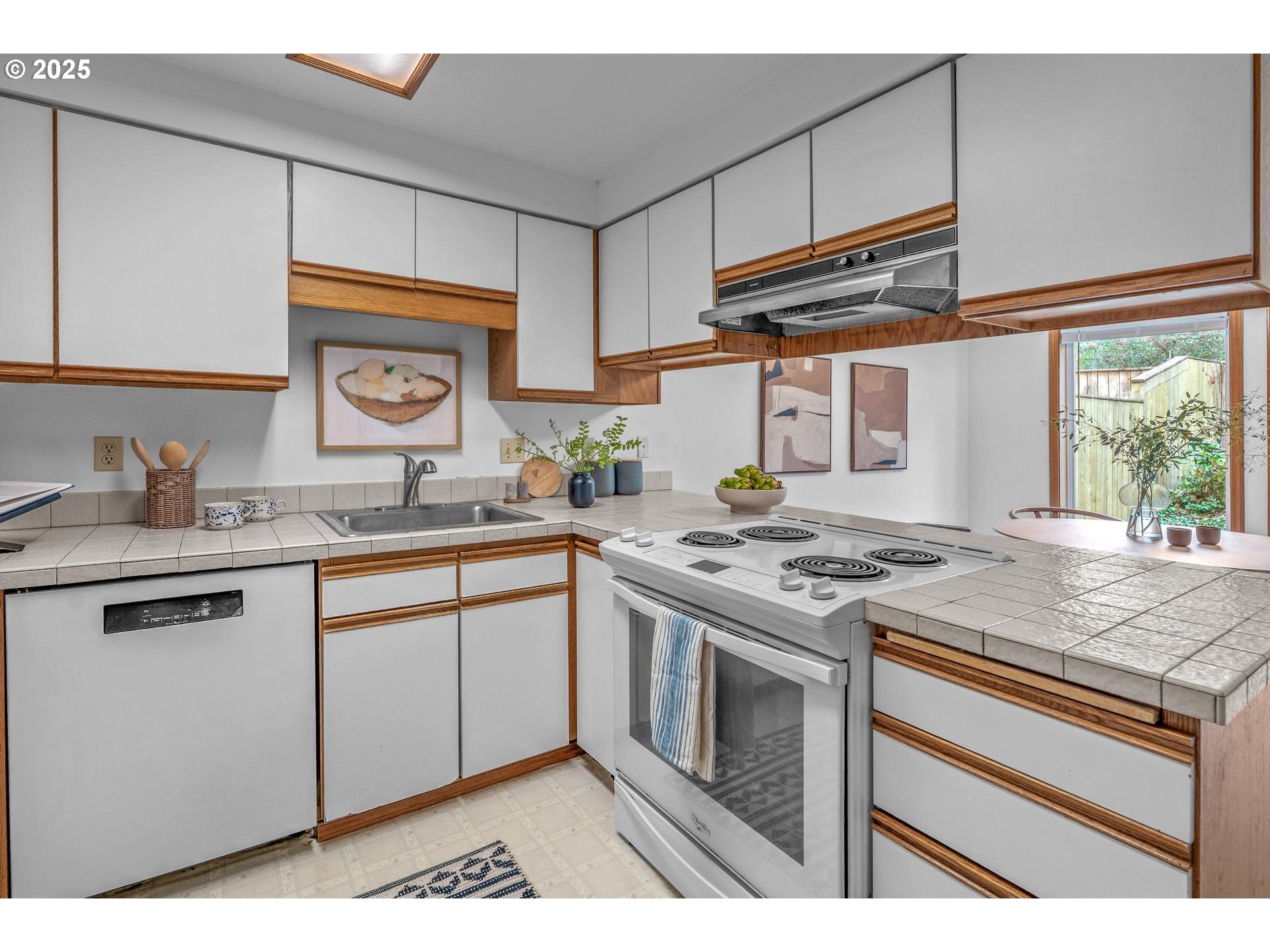 719 SW BACK COURT PL