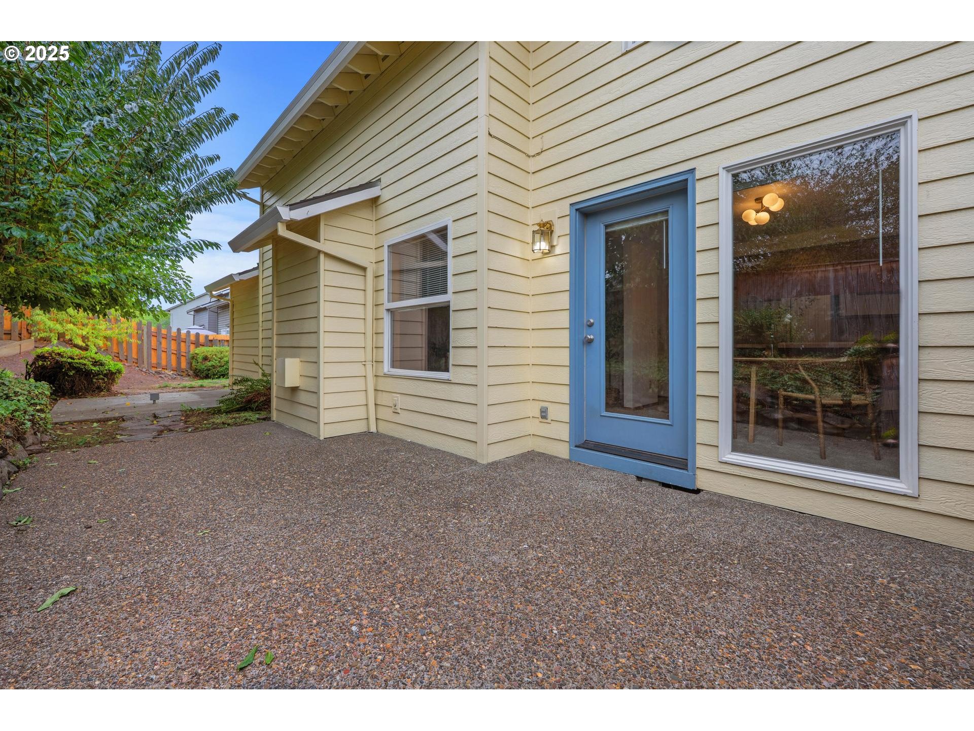 719 SW BACK COURT PL