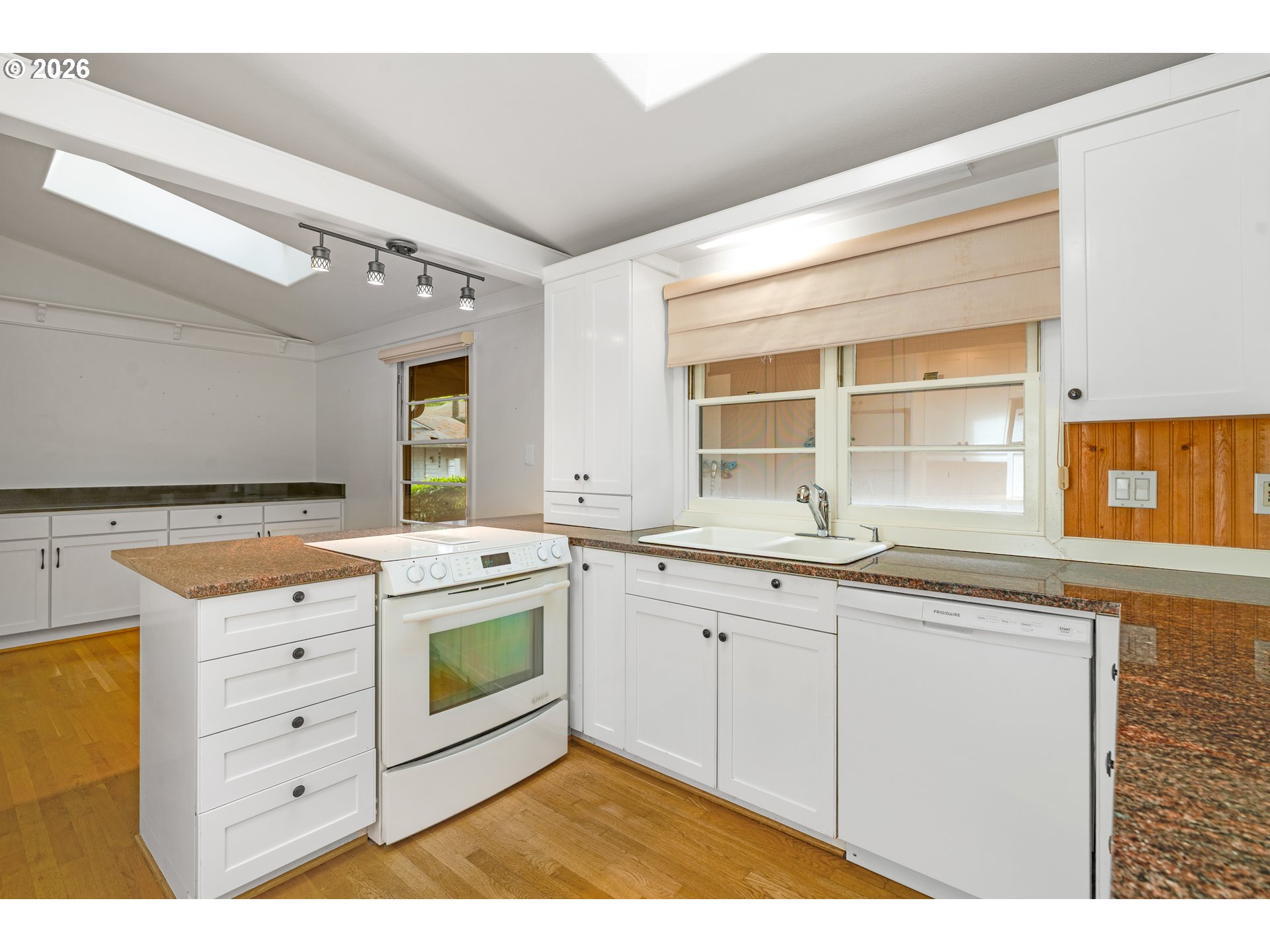 4321 WOODSIDE CIR