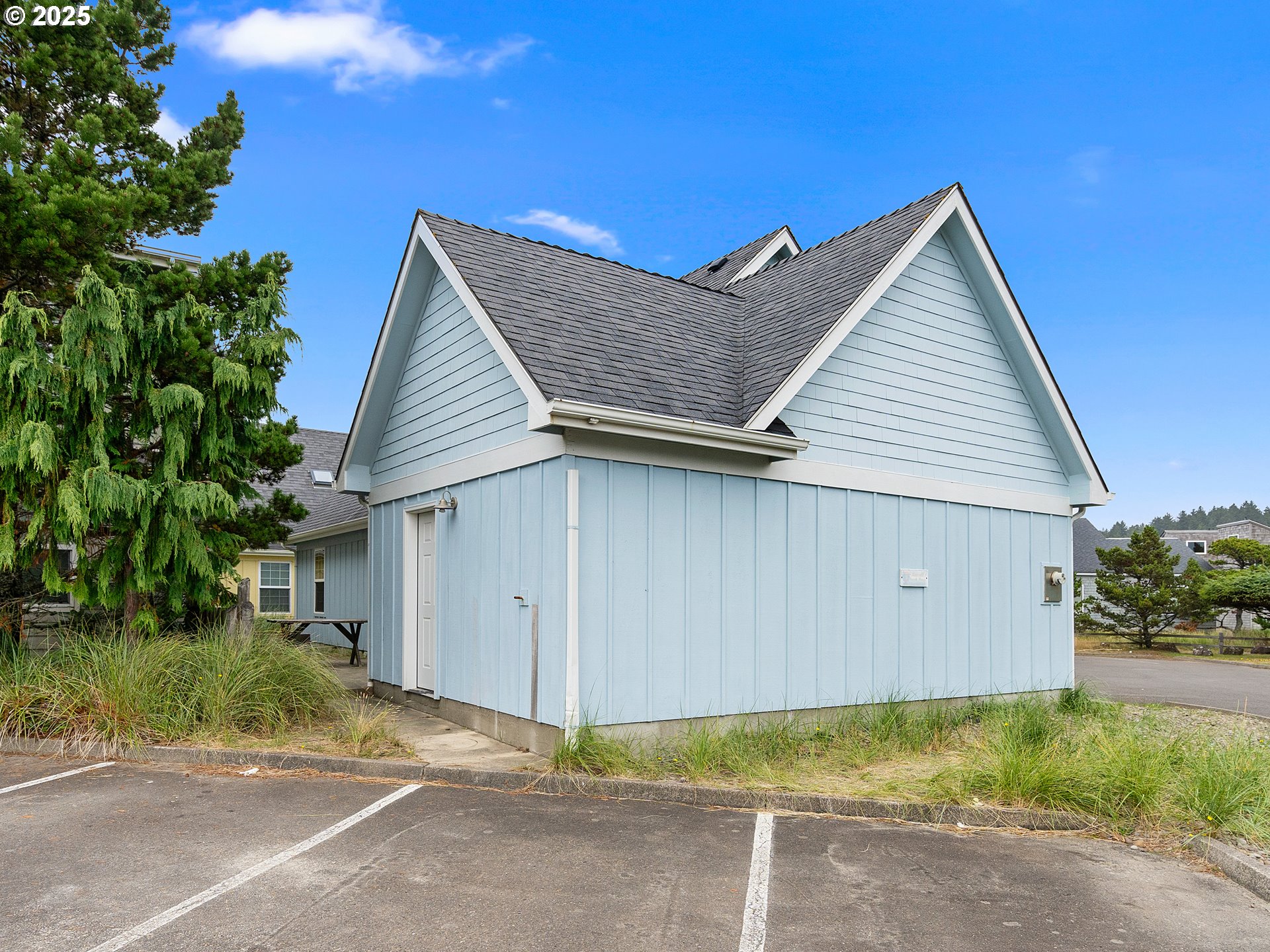 5706 FOUR SISTERS LN