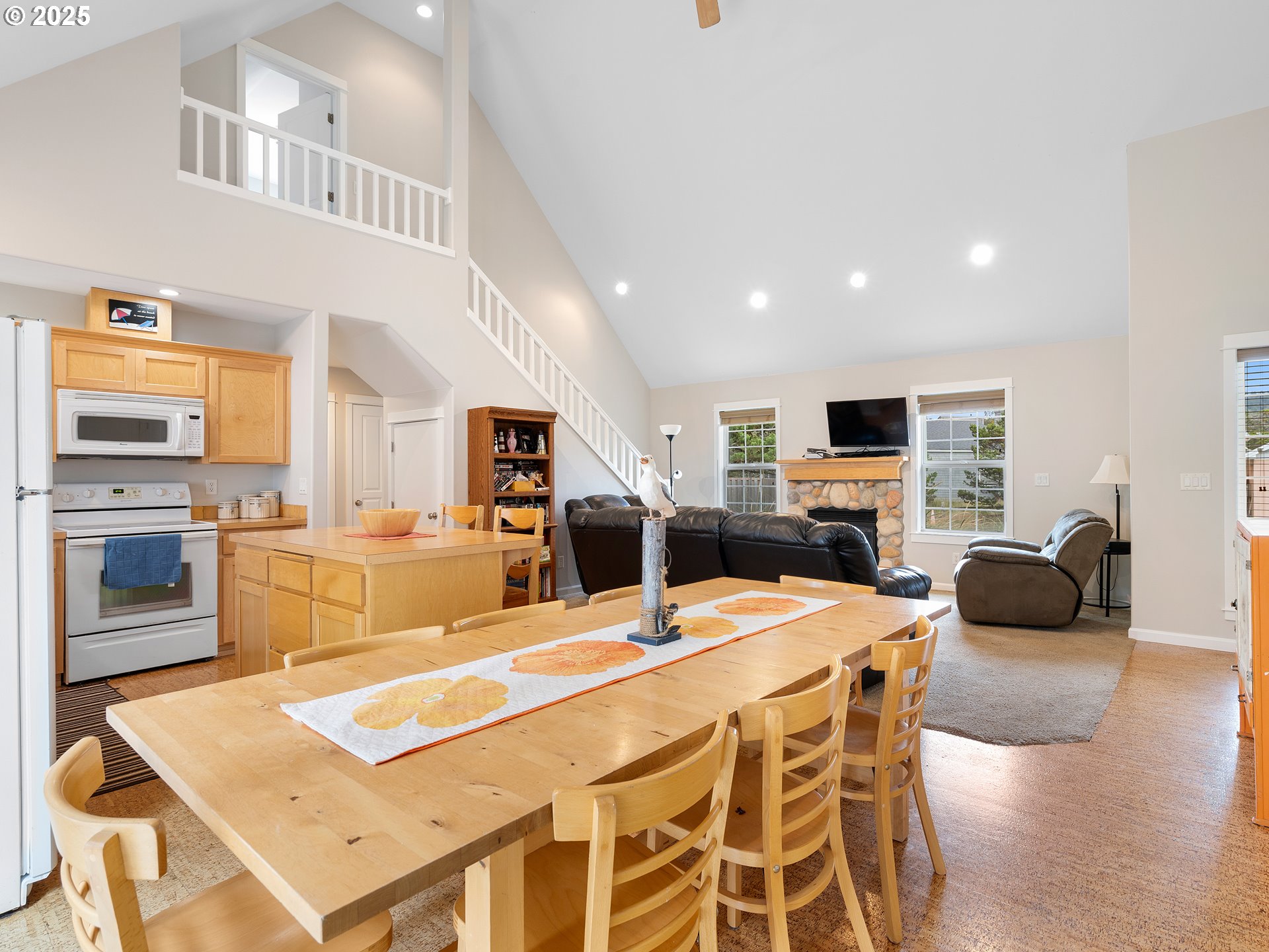 5706 FOUR SISTERS LN