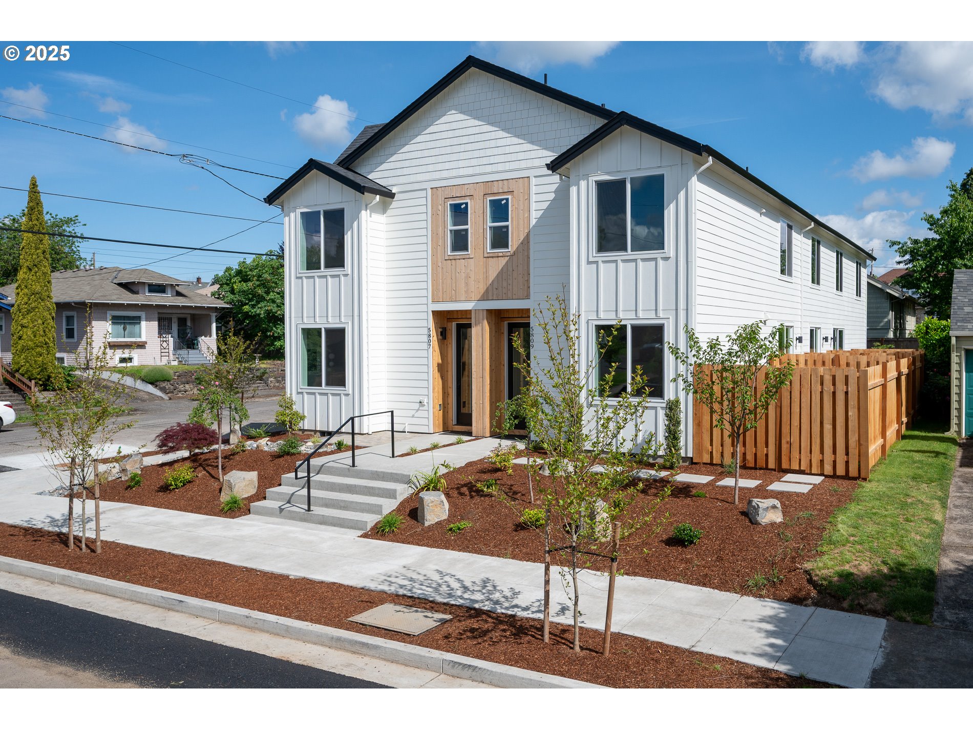 5807 NE Everett ST 2