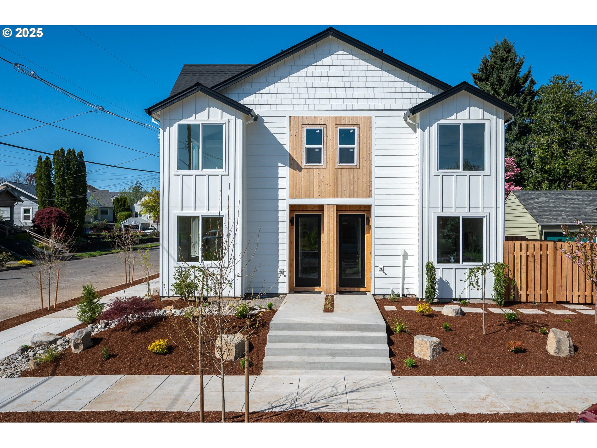 5807 NE Everett ST 2