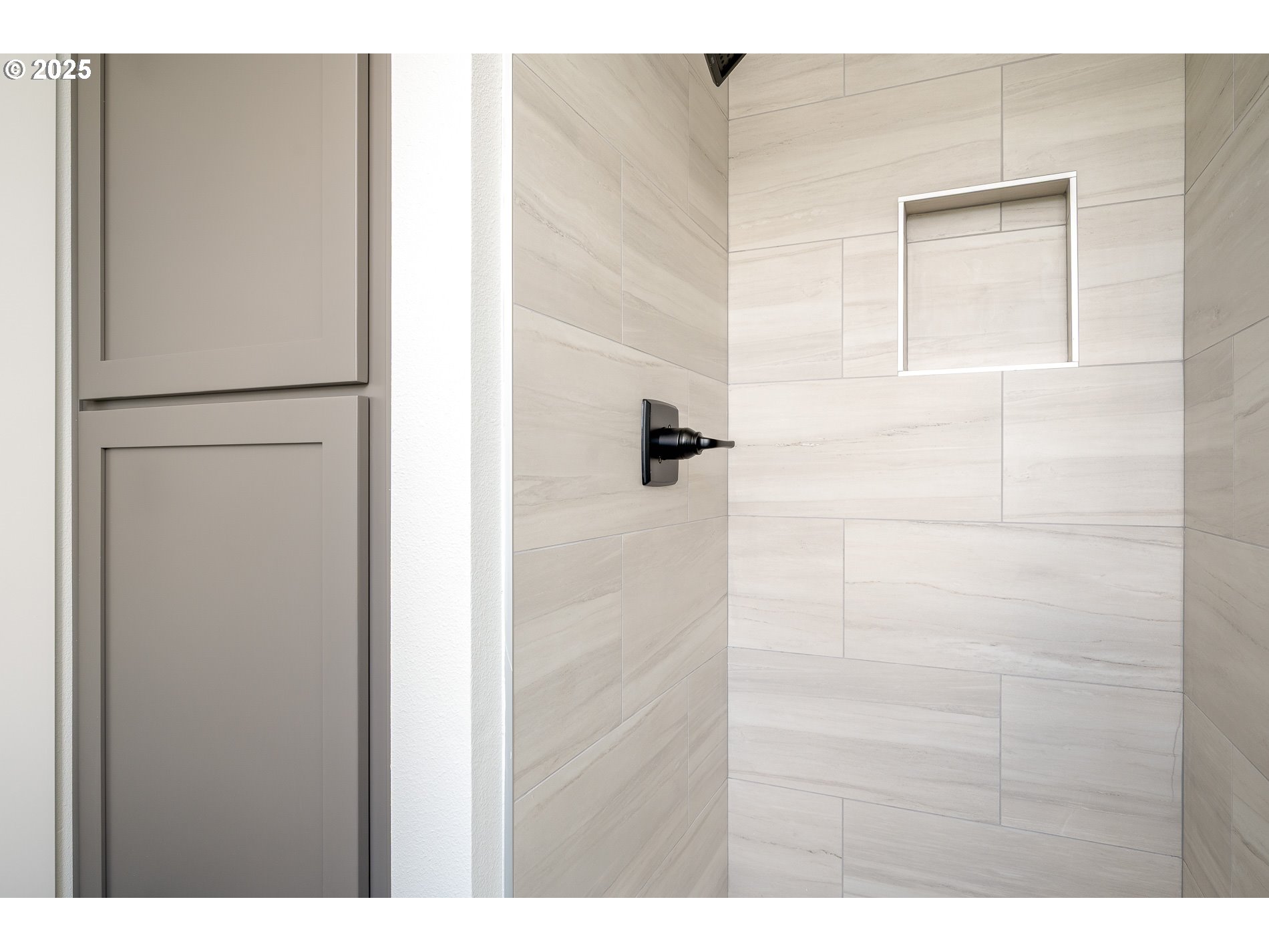 5807 NE Everett ST 2