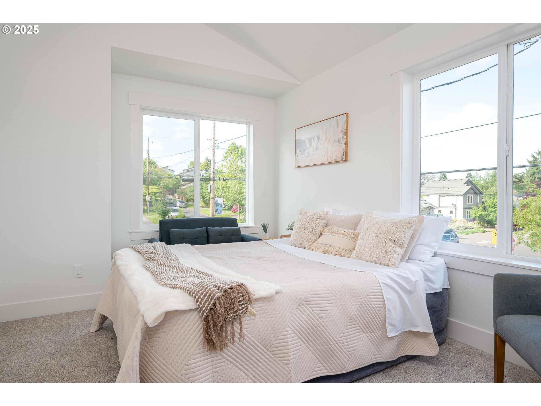 5807 NE Everett ST 2