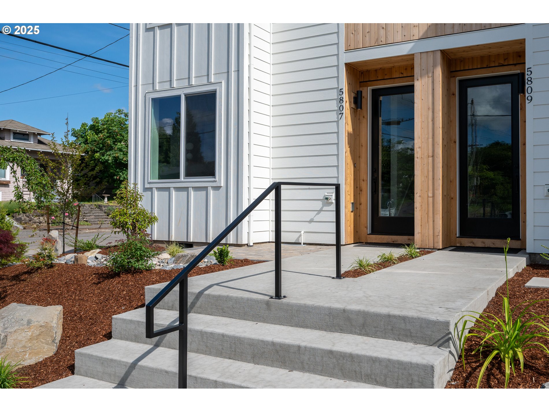 5807 NE Everett ST 2