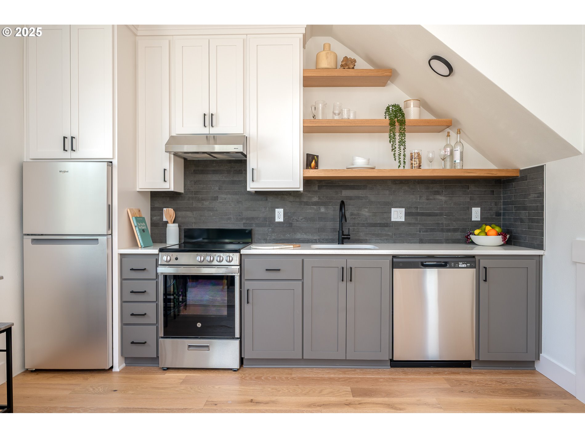 5807 NE Everett ST 2