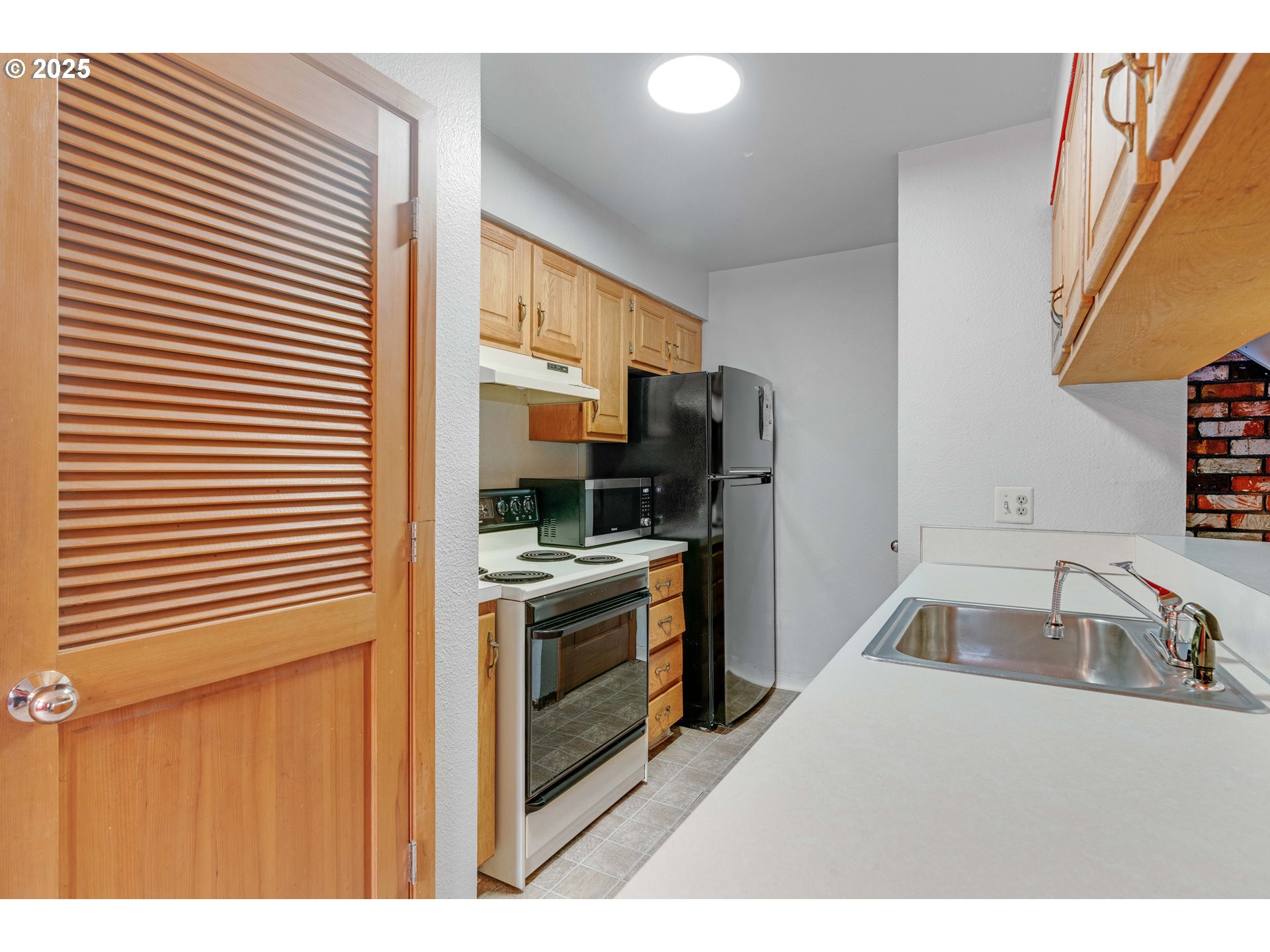 1411 NE PAROPA CT