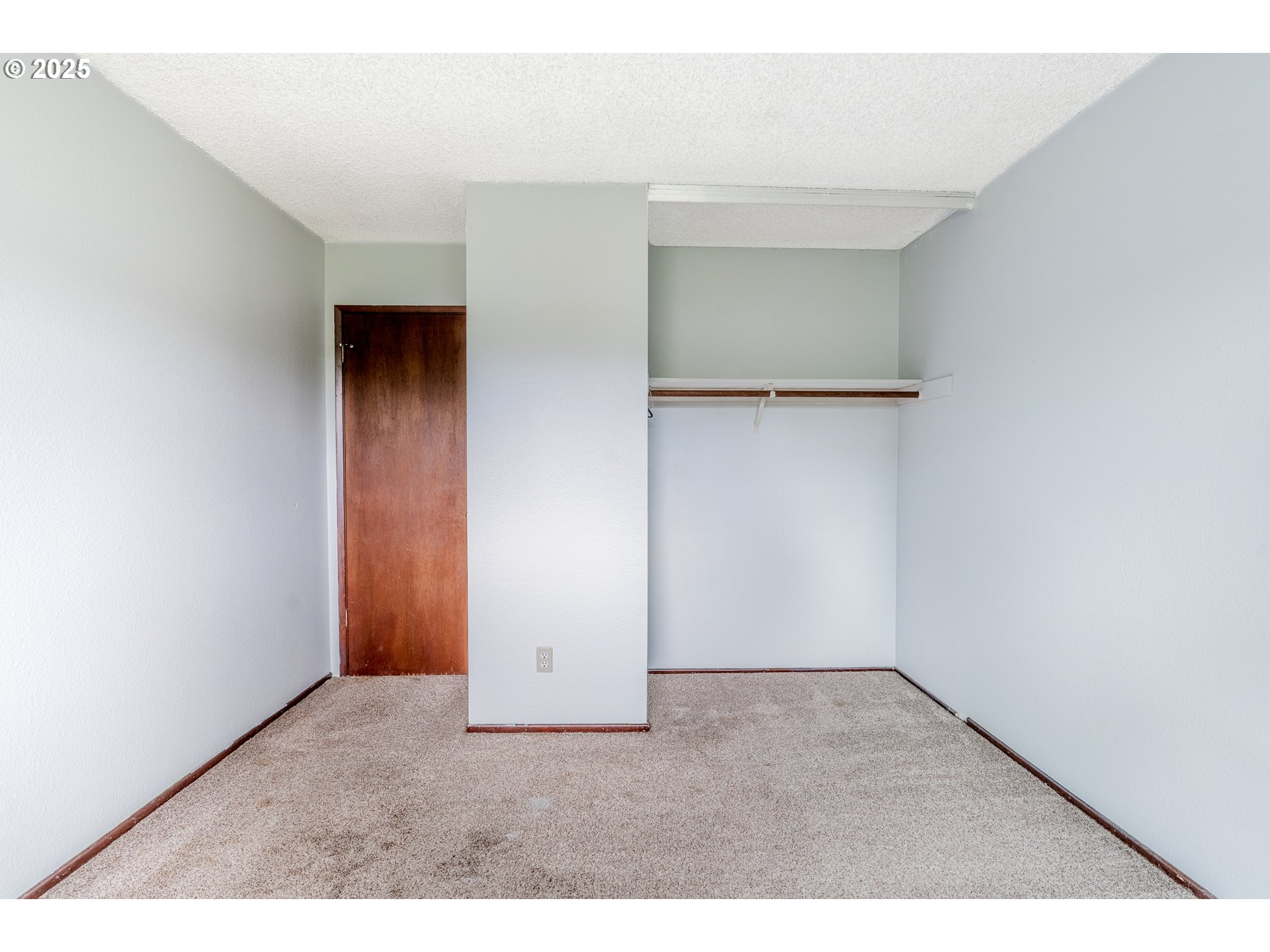 1411 NE PAROPA CT