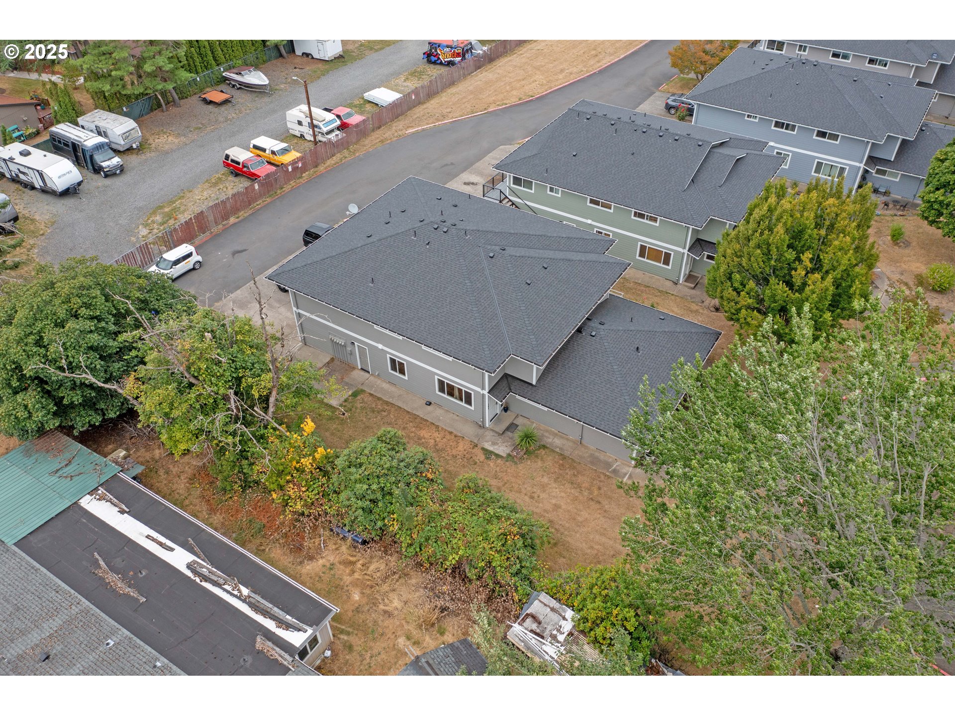 1411 NE PAROPA CT
