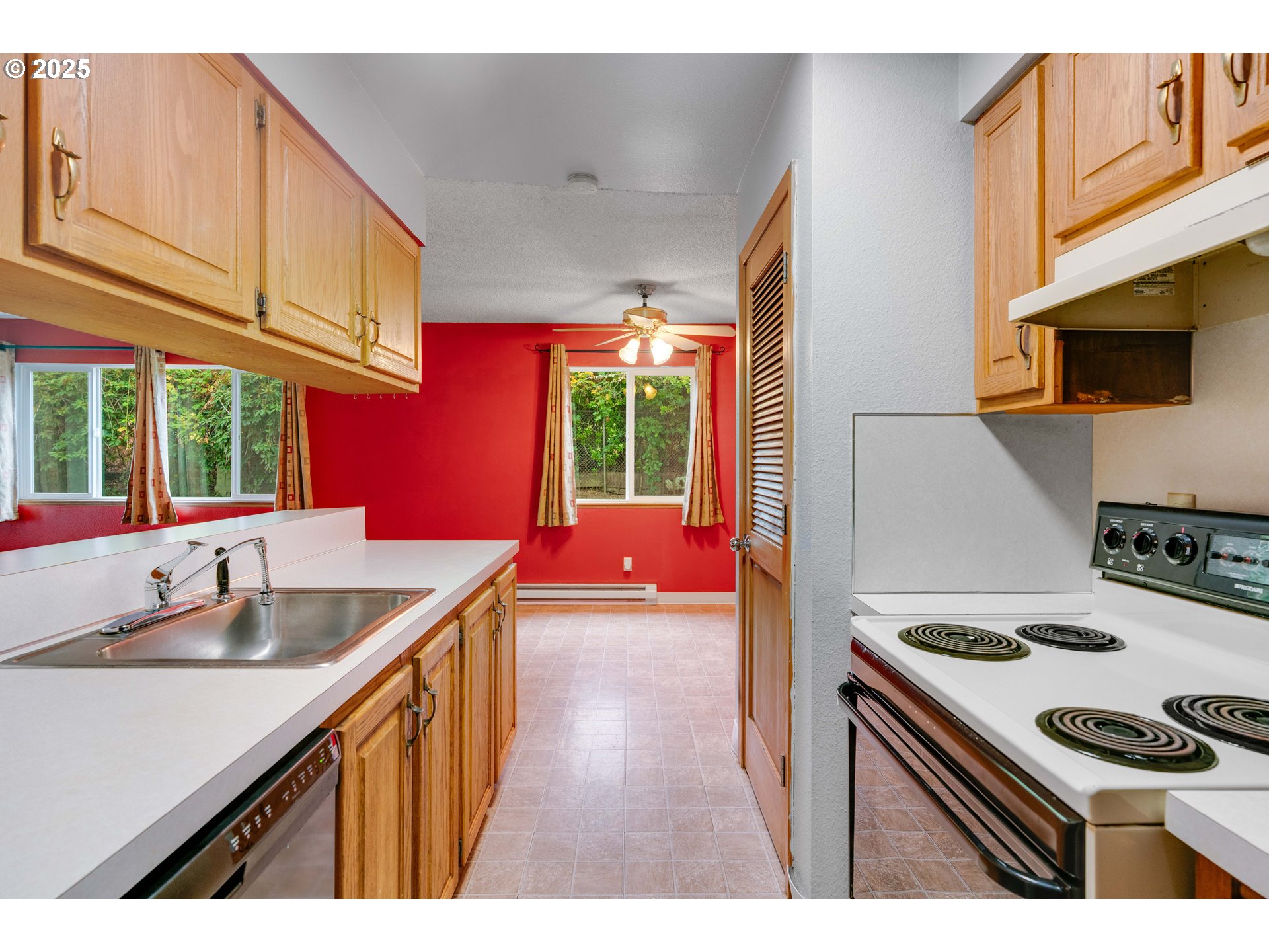 1411 NE PAROPA CT