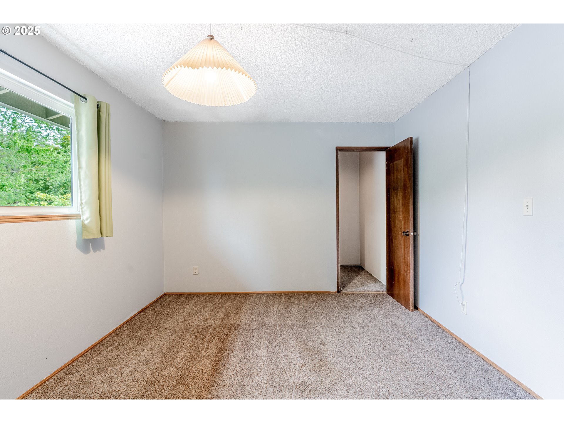 1411 NE PAROPA CT