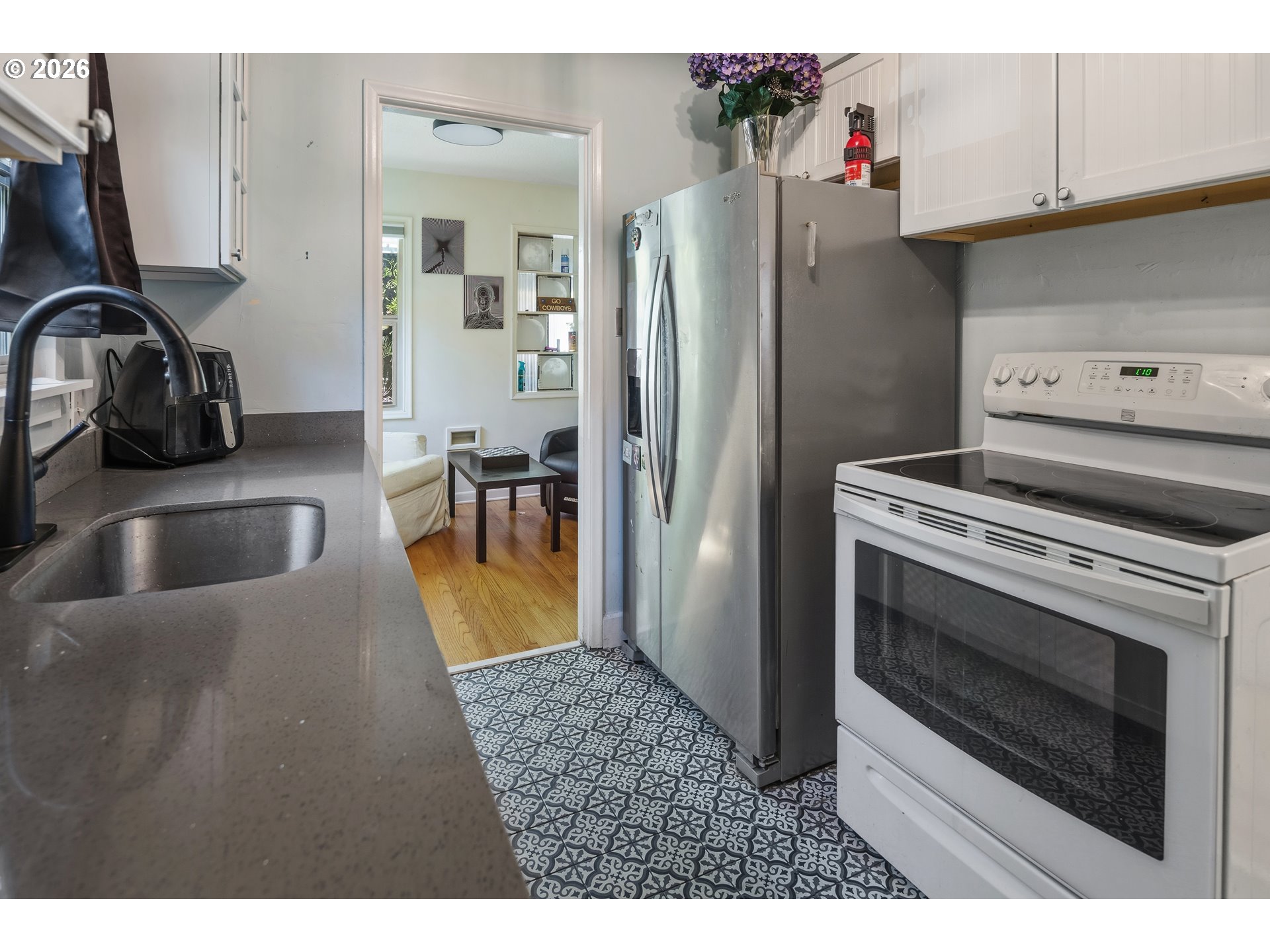 1523 NE DEKUM ST