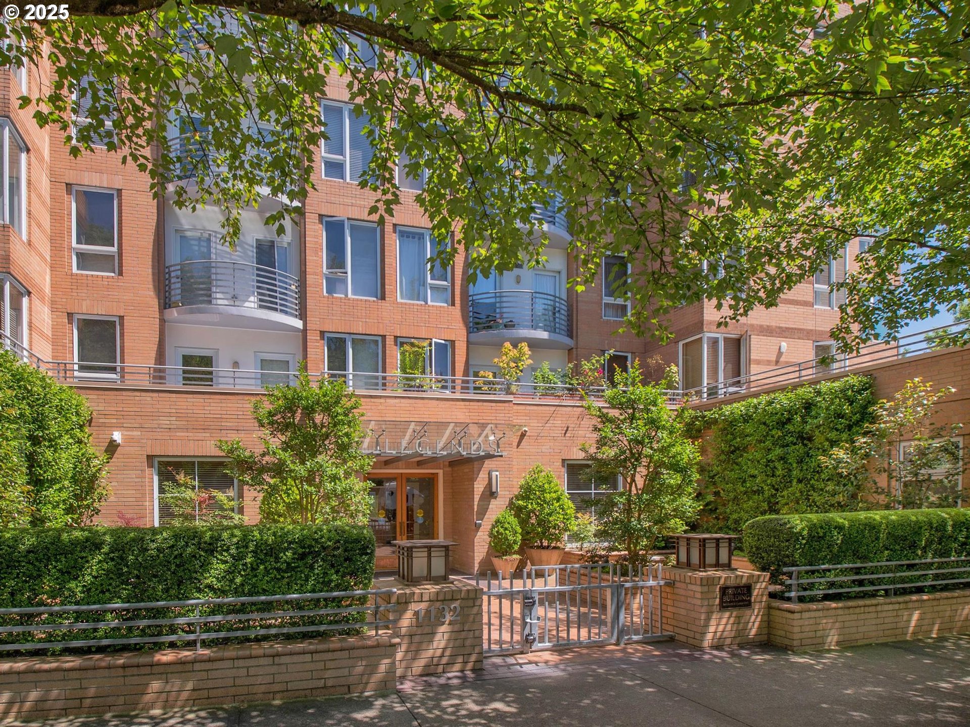 1132 SW 19TH AVE 306