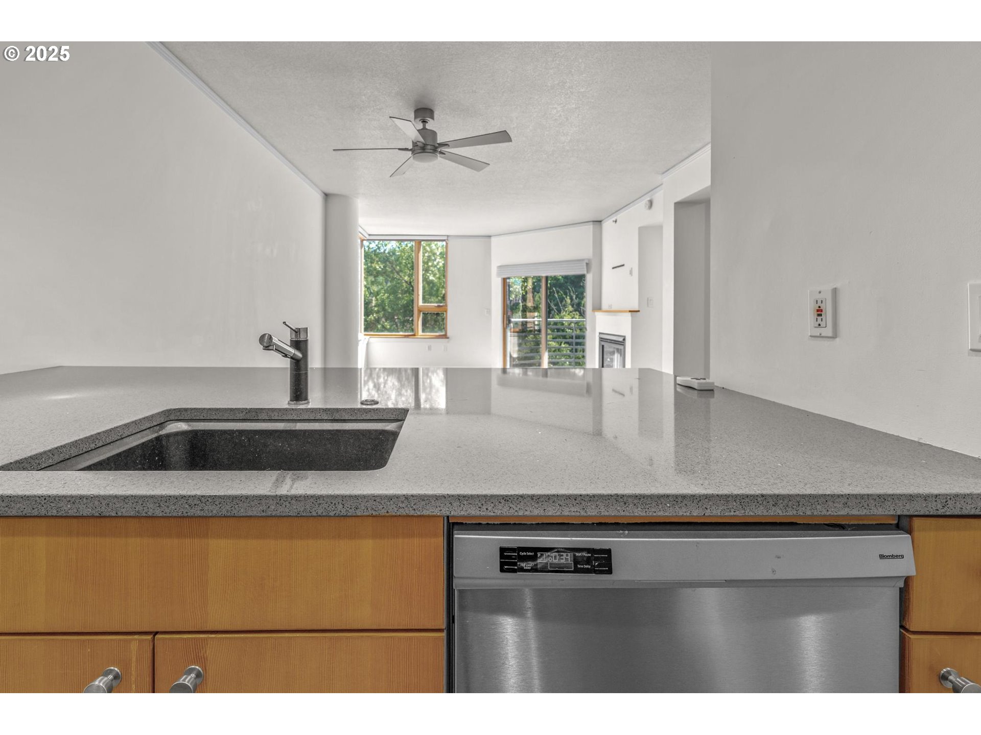 1132 SW 19TH AVE 306