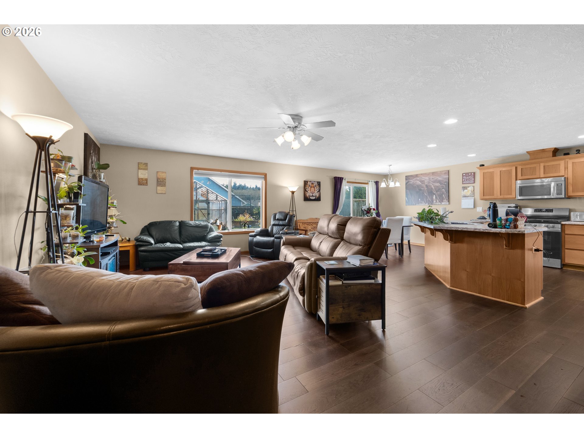 348 SW KALMIA AVE