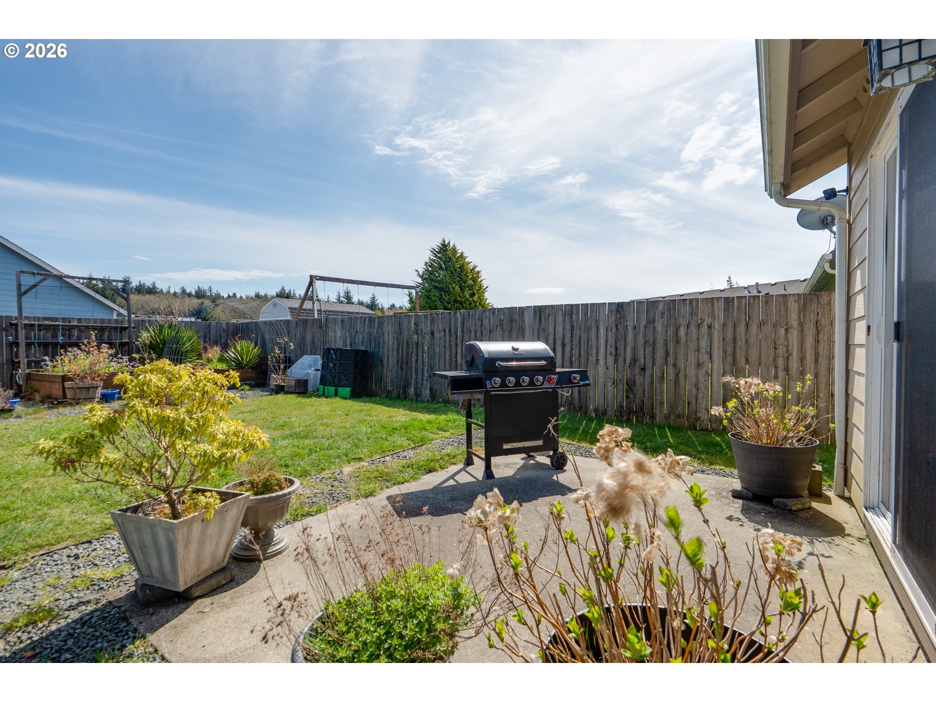 348 SW KALMIA AVE