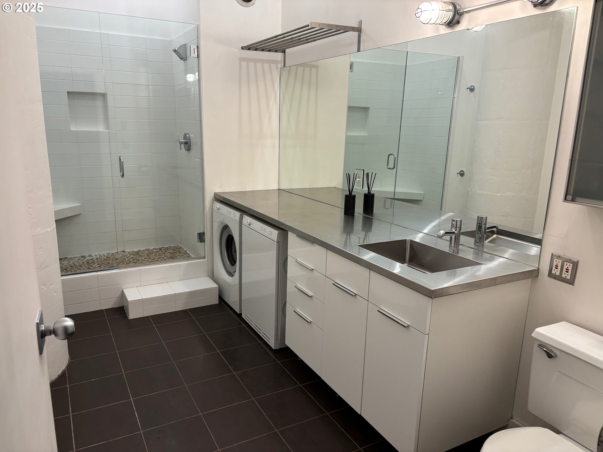 1314 NW IRVING ST 202