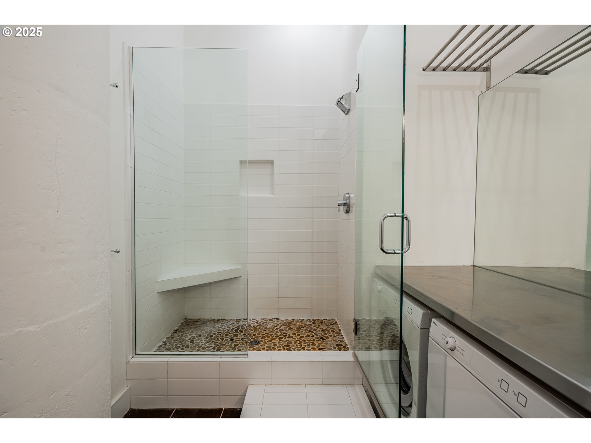 1314 NW IRVING ST 202