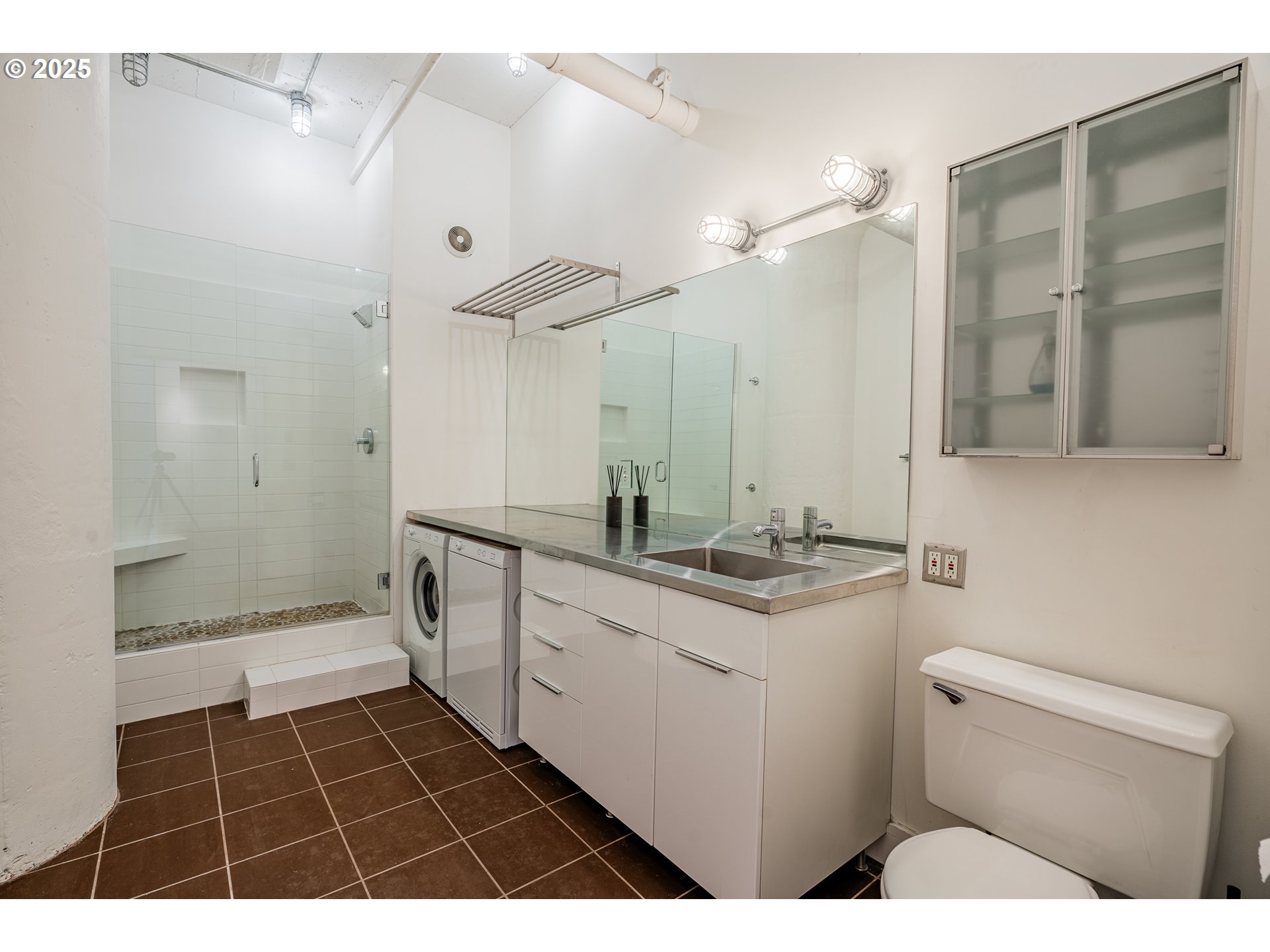 1314 NW IRVING ST 202