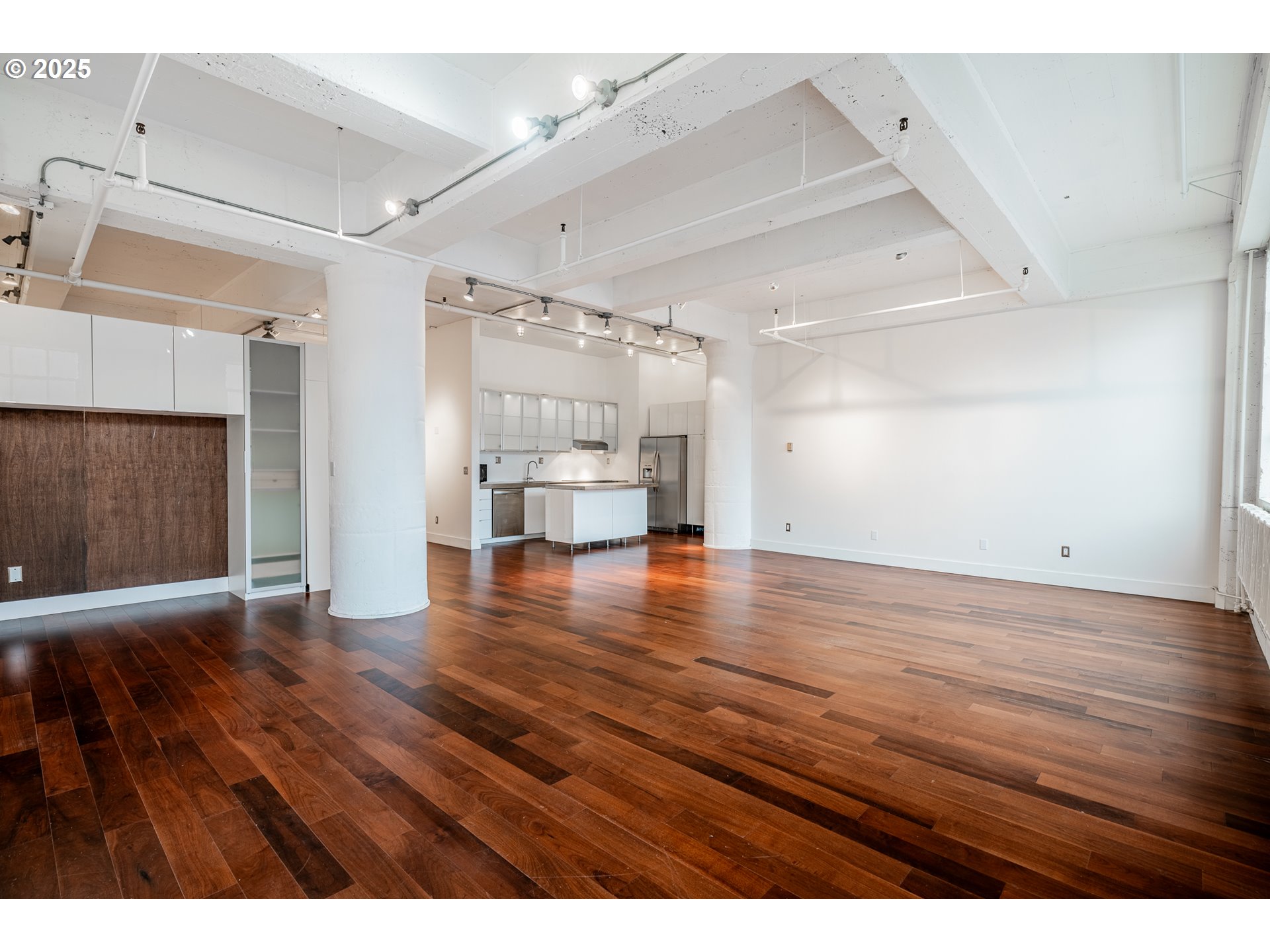 1314 NW IRVING ST 202