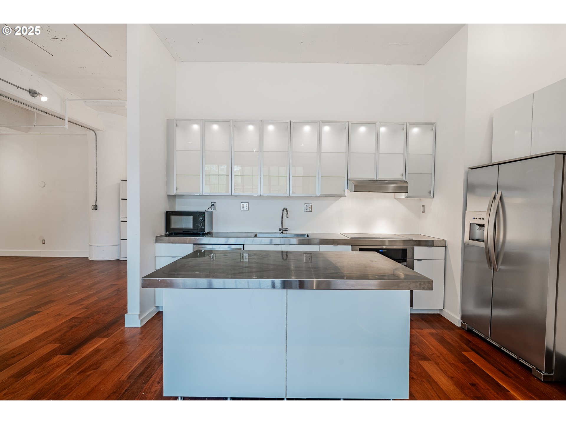 1314 NW IRVING ST 202