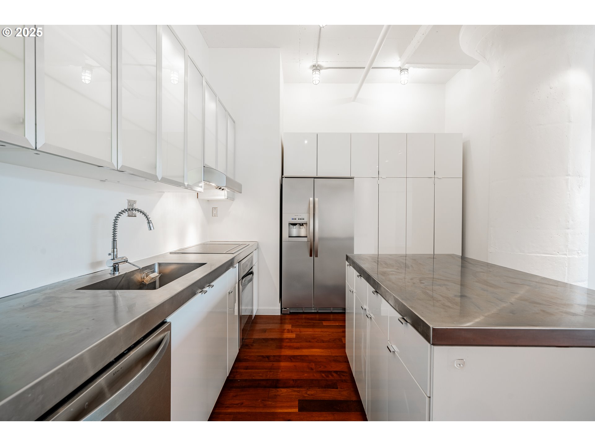 1314 NW IRVING ST 202