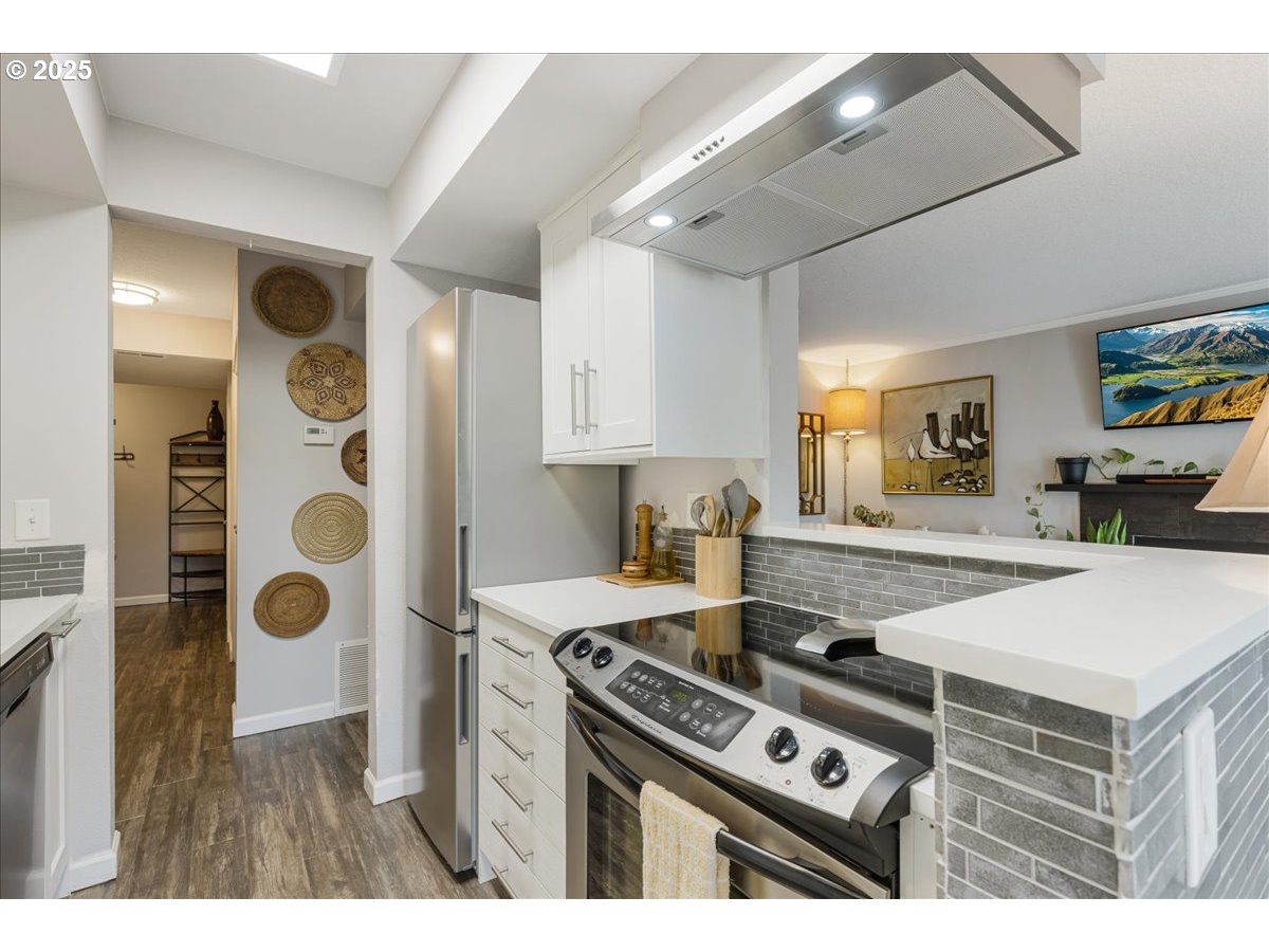 6600 SE DIVISION ST 202