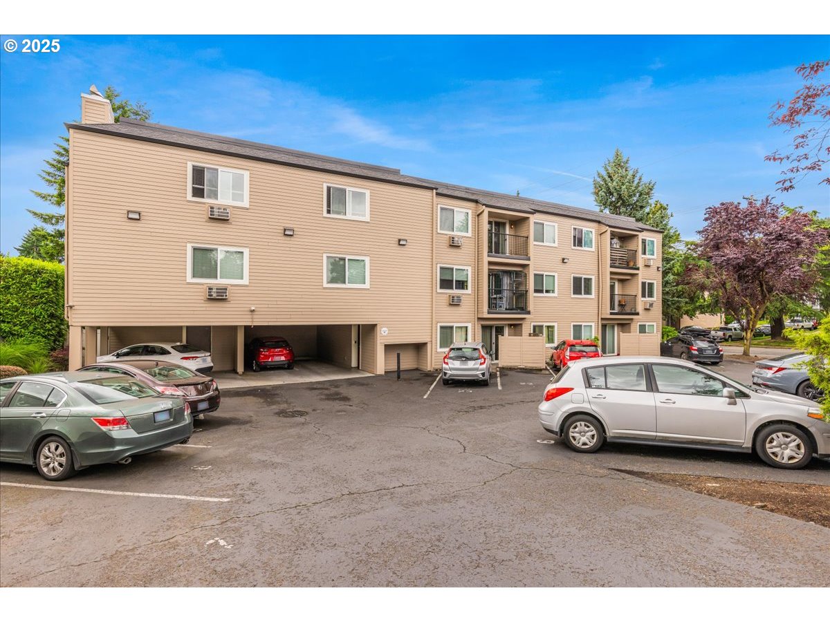 6600 SE DIVISION ST 202