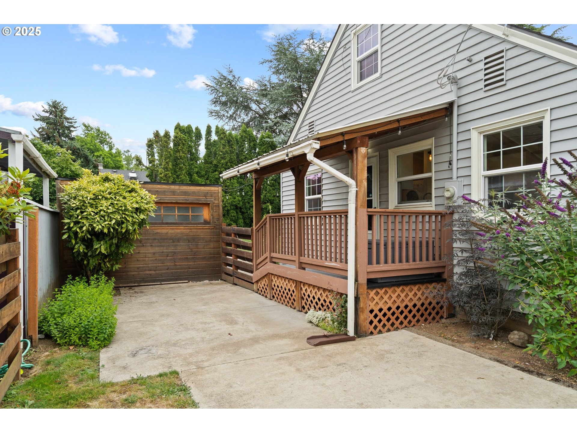 615 NE 61ST PL