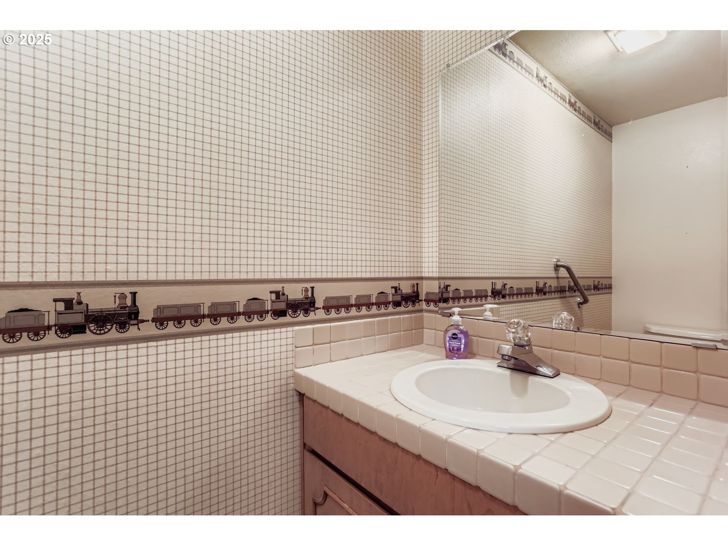 3415 NW ASHLAND DR