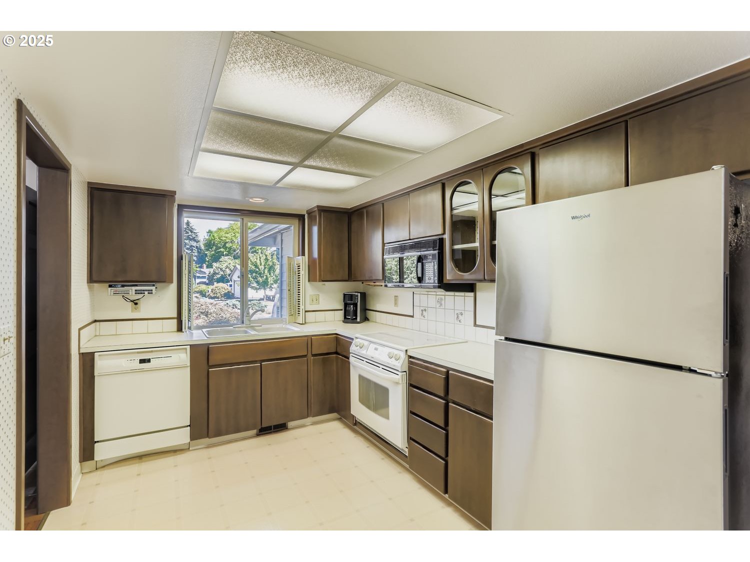 3415 NW ASHLAND DR