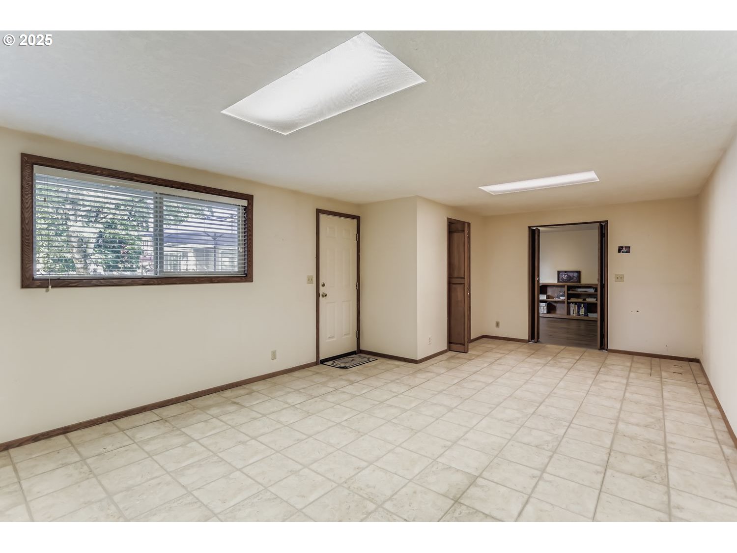 3415 NW ASHLAND DR